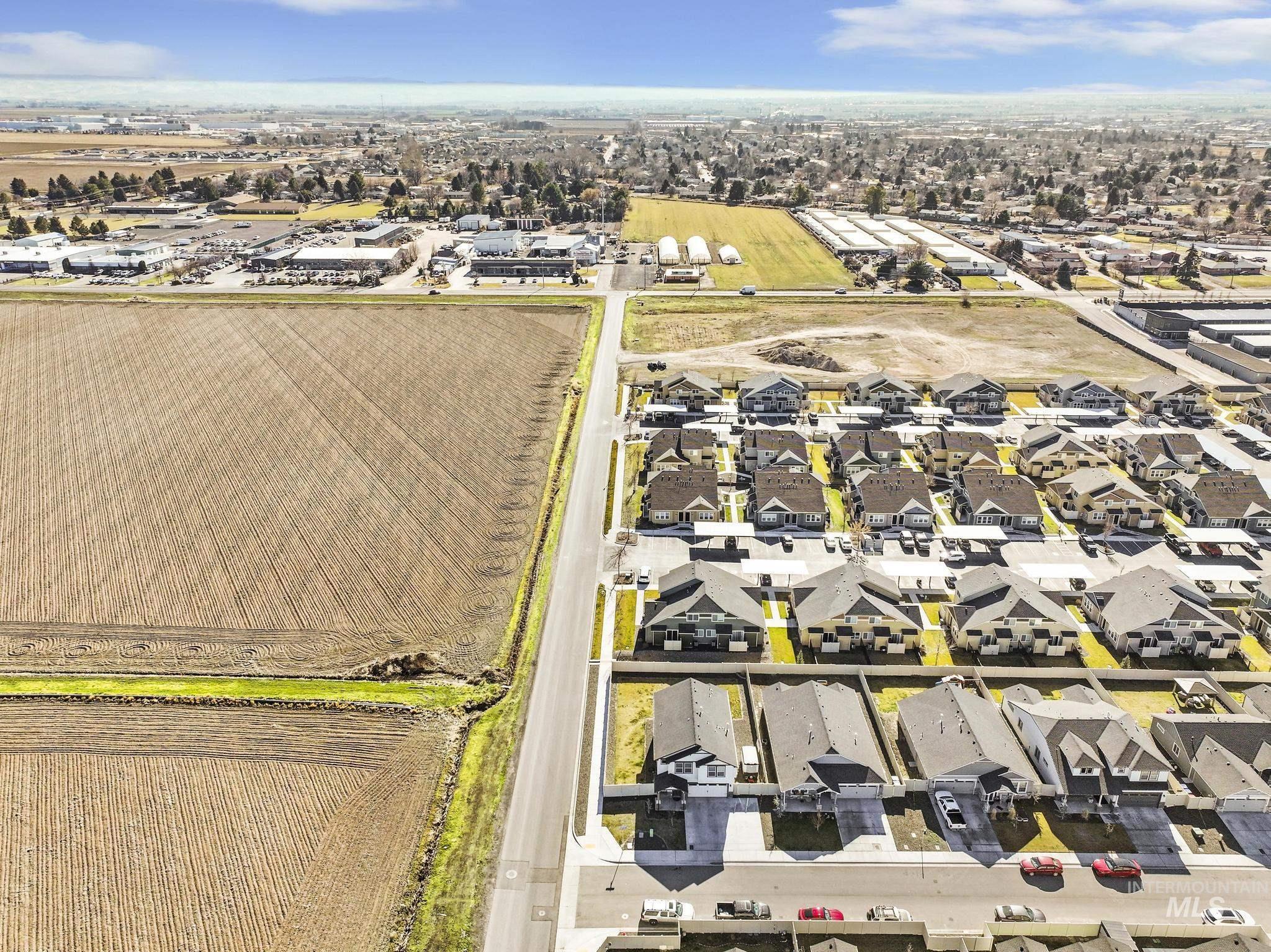 2786 Whitebark Ln, Twin Falls, Idaho 83301-6094, 3 Bedrooms, 2.5 Bathrooms, Residential For Sale, Price $460,000,MLS 98974172