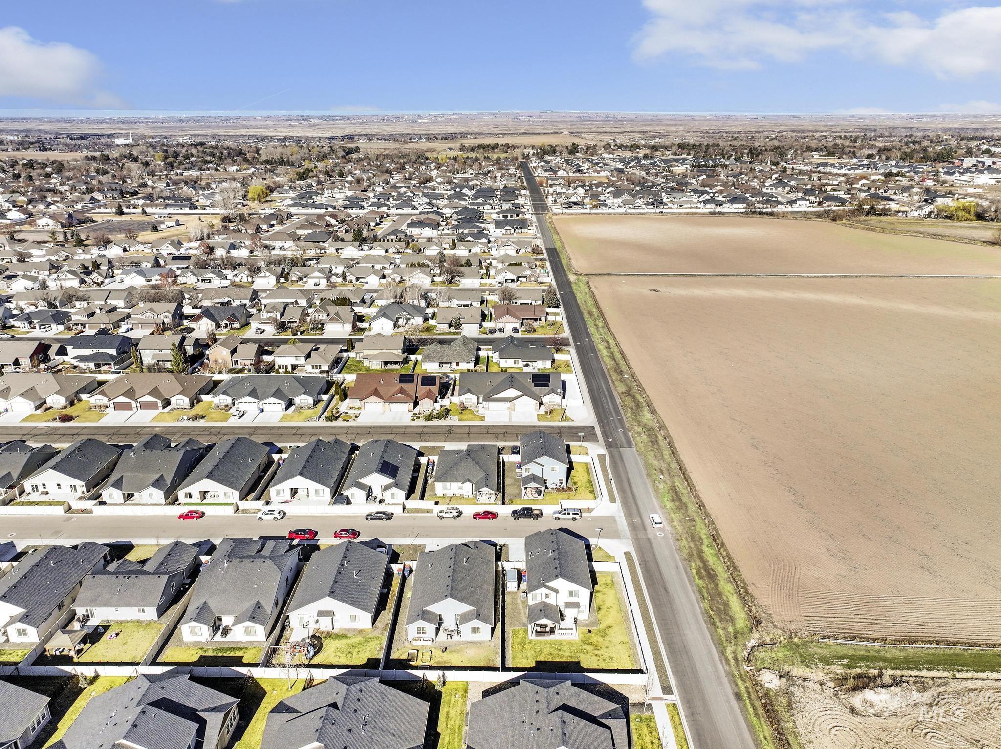 2786 Whitebark Ln, Twin Falls, Idaho 83301-6094, 3 Bedrooms, 2.5 Bathrooms, Residential For Sale, Price $460,000,MLS 98974172