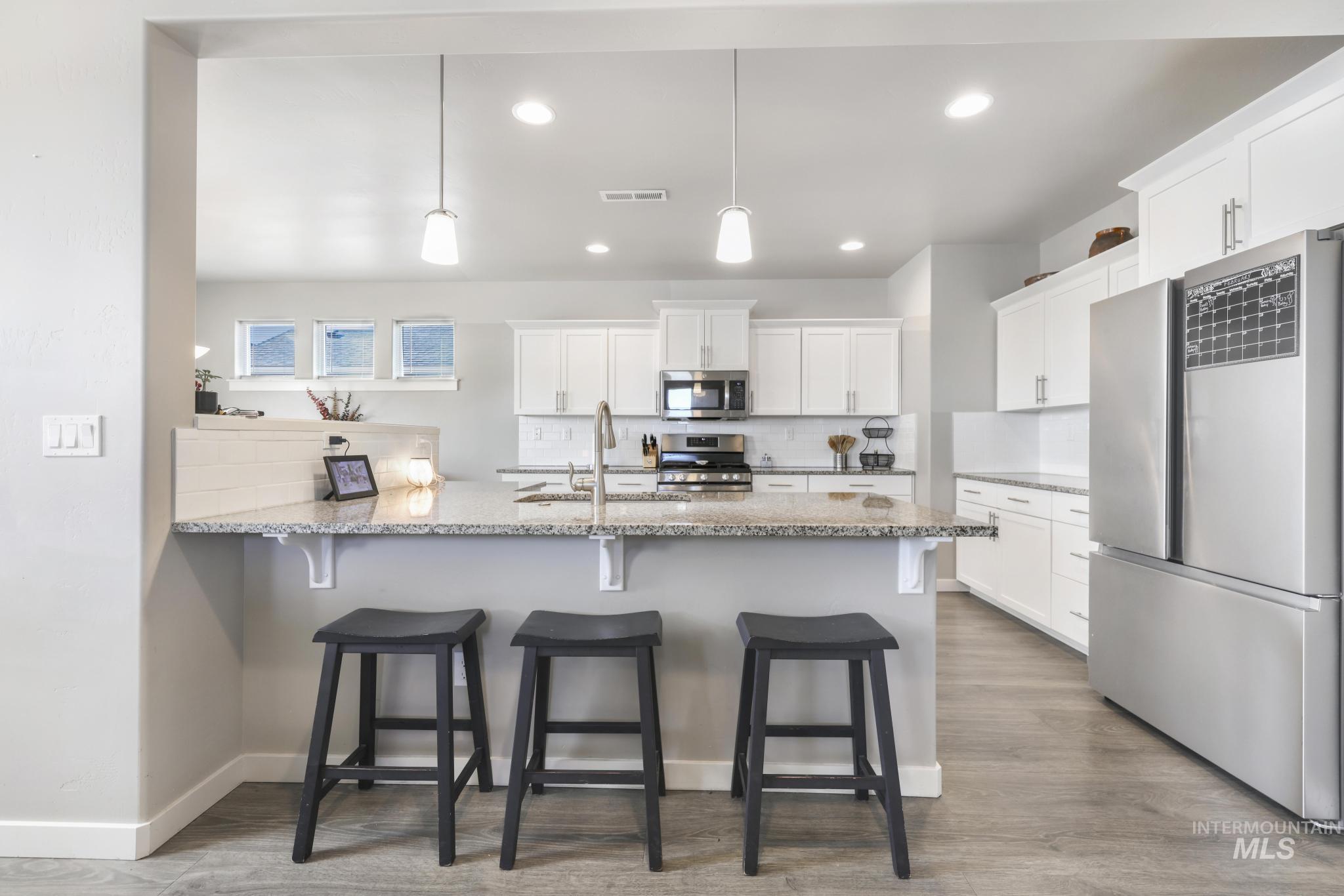 2786 Whitebark Ln, Twin Falls, Idaho 83301-6094, 3 Bedrooms, 2.5 Bathrooms, Residential For Sale, Price $460,000,MLS 98974172