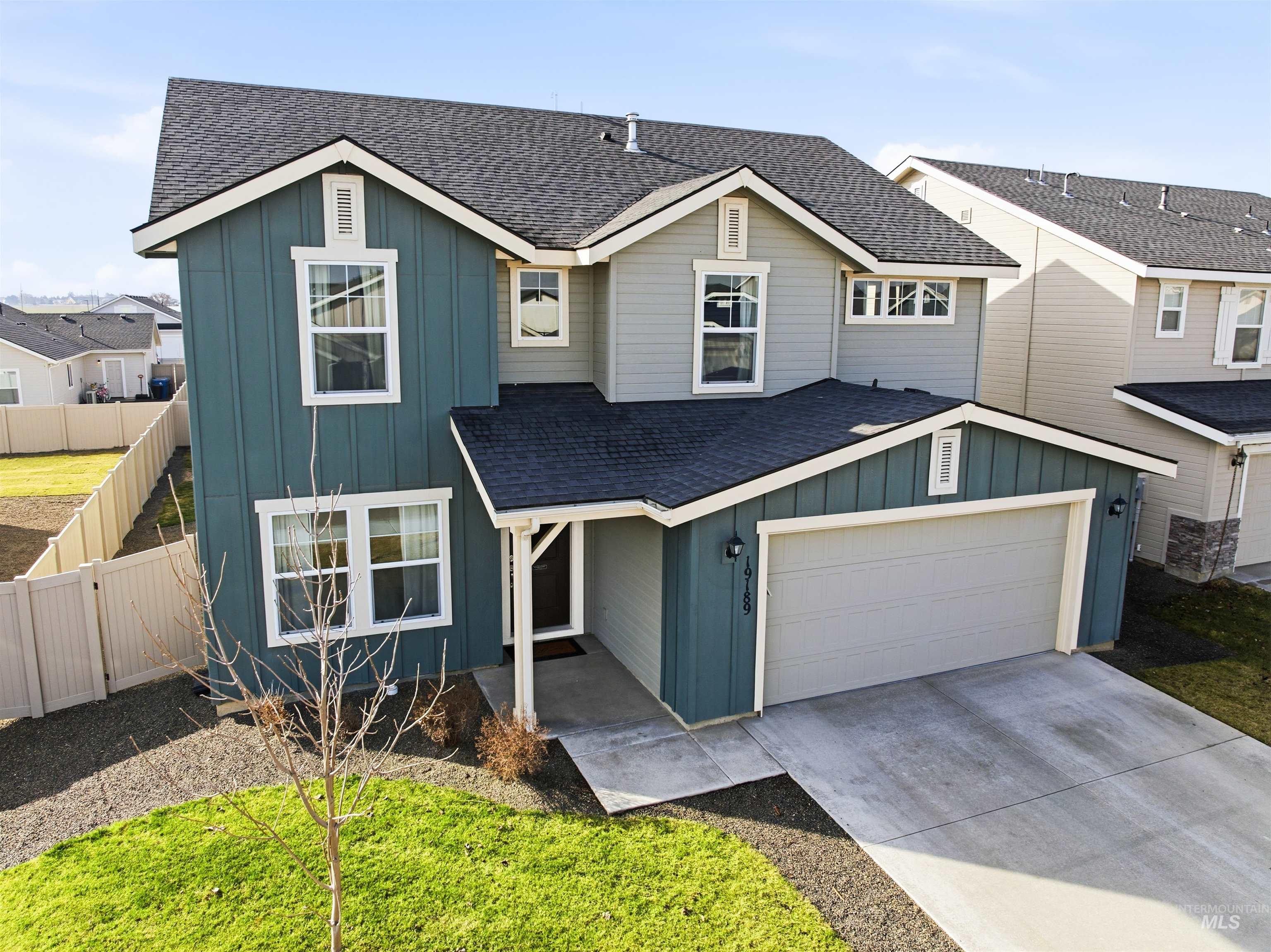 19189 Smith Fork Way, Caldwell, Idaho 83605, 3 Bedrooms, 2.5 Bathrooms, Residential For Sale, Price $439,990,MLS 98974175