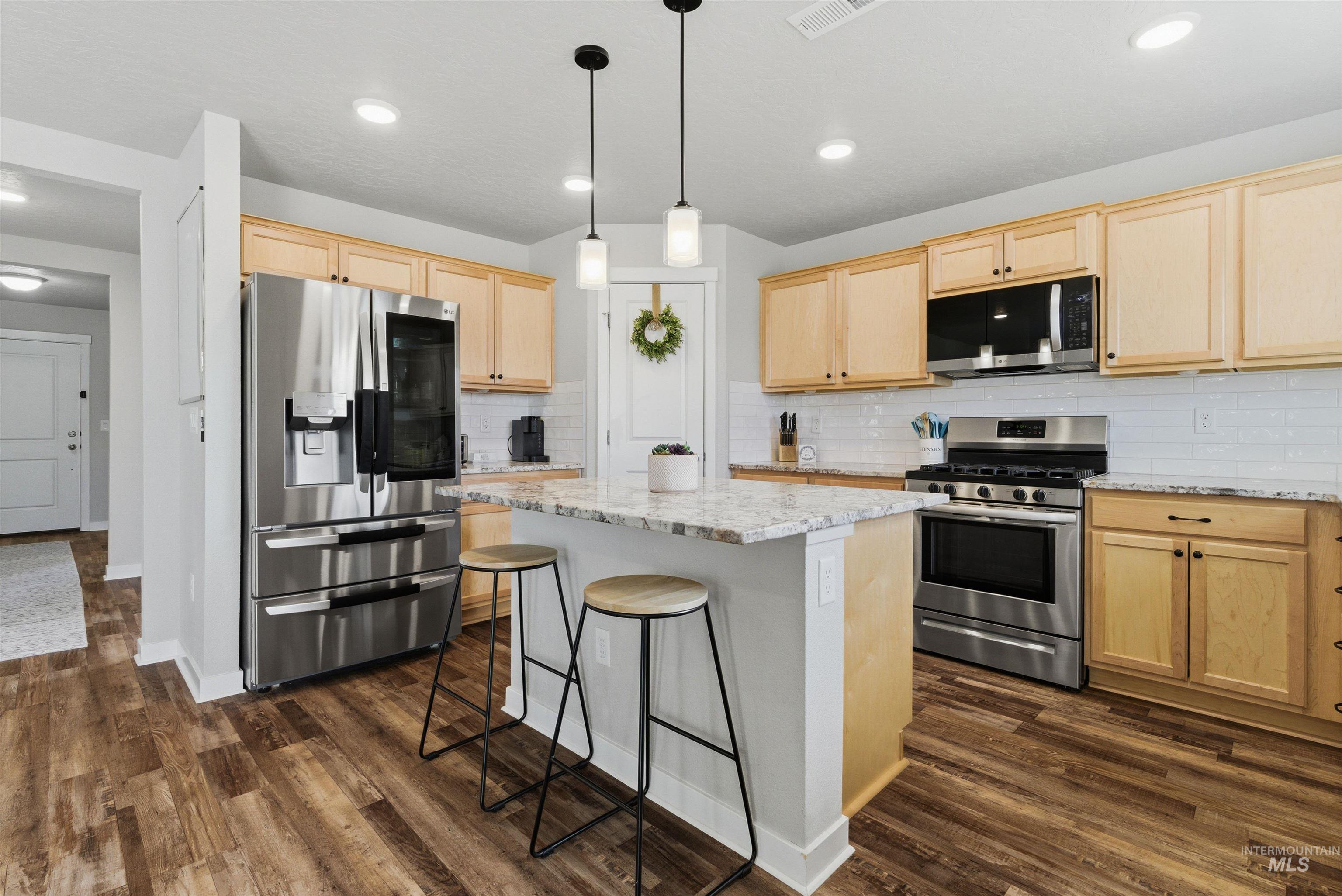 19189 Smith Fork Way, Caldwell, Idaho 83605, 3 Bedrooms, 2.5 Bathrooms, Residential For Sale, Price $439,990,MLS 98974175