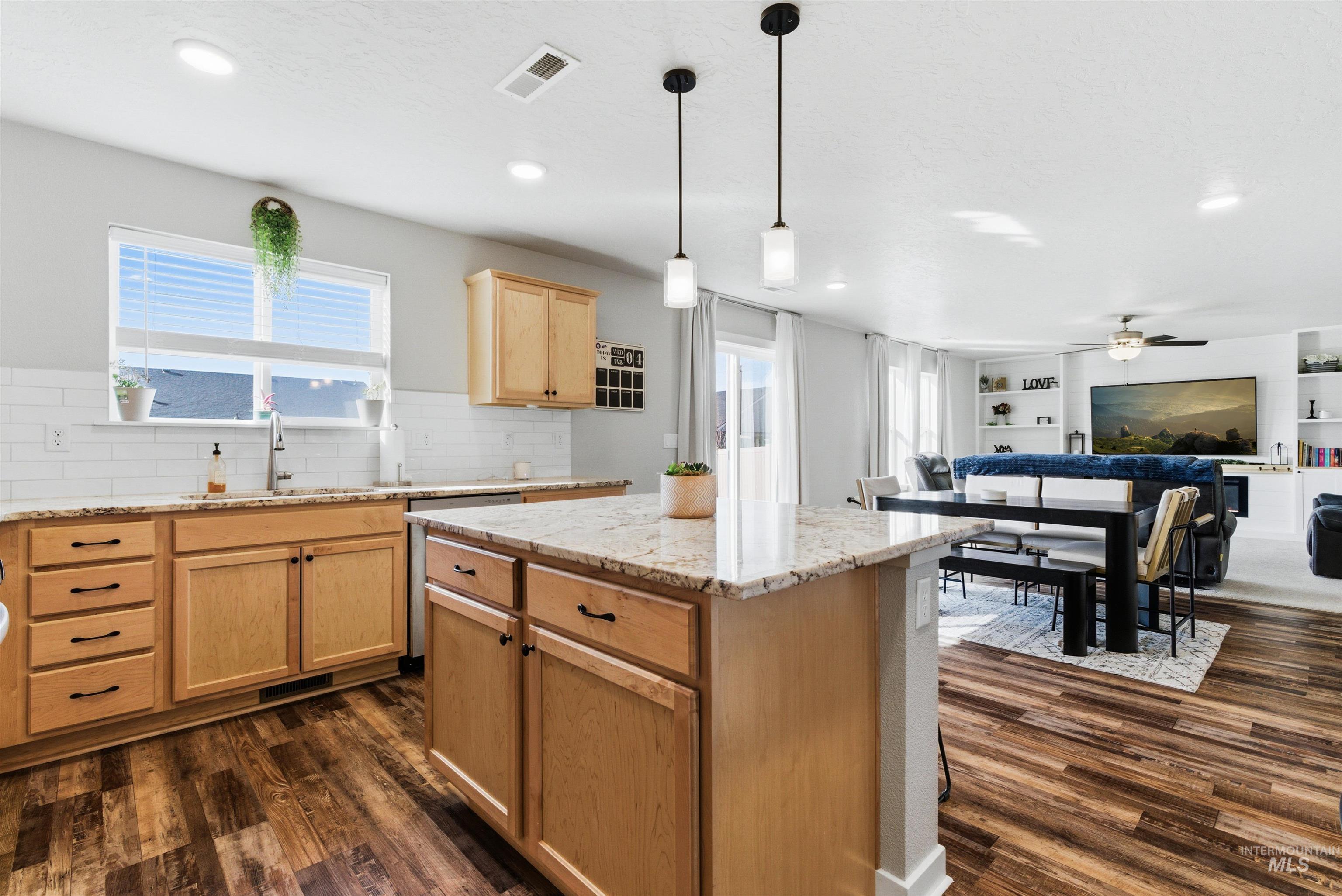 19189 Smith Fork Way, Caldwell, Idaho 83605, 3 Bedrooms, 2.5 Bathrooms, Residential For Sale, Price $439,990,MLS 98974175