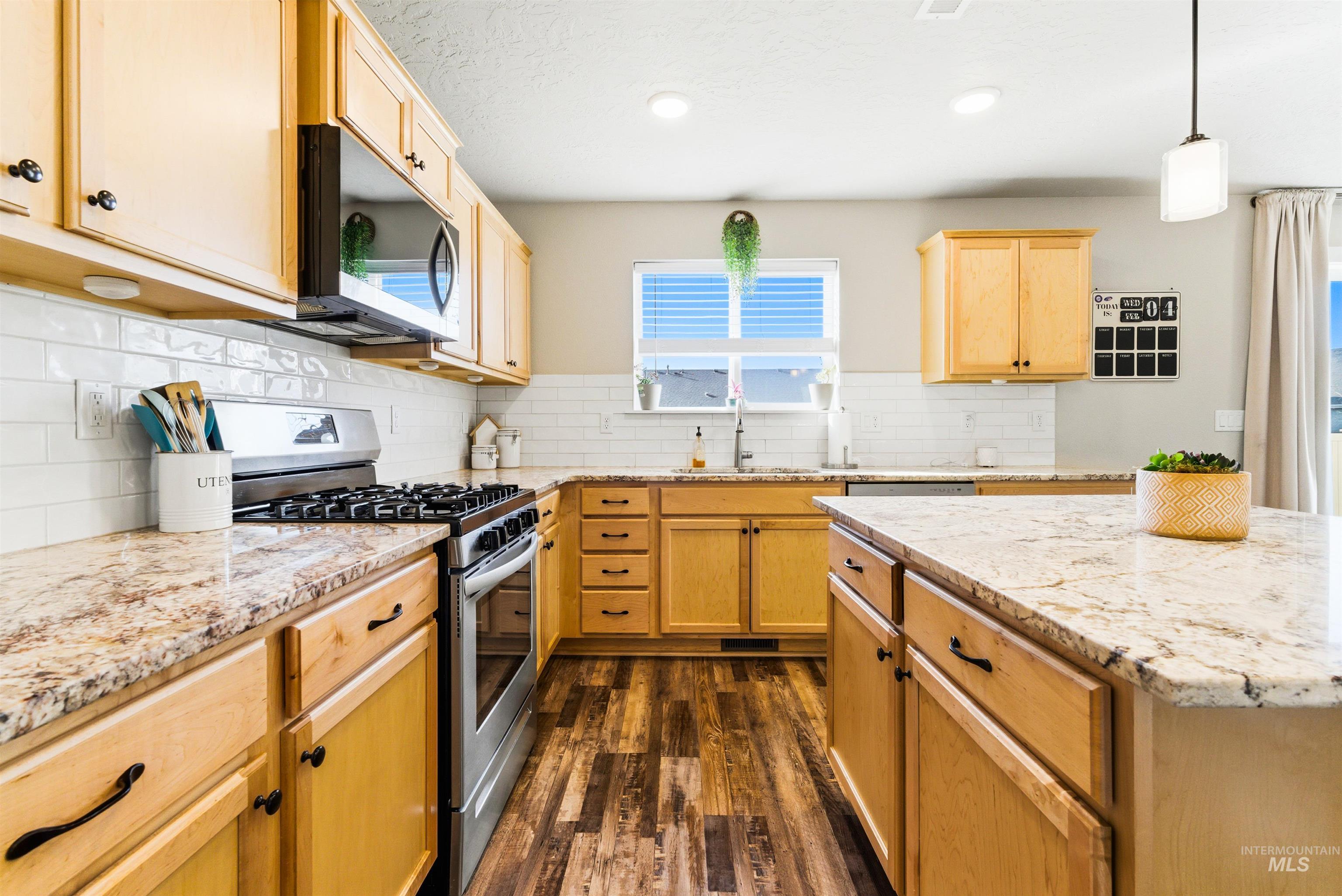 19189 Smith Fork Way, Caldwell, Idaho 83605, 3 Bedrooms, 2.5 Bathrooms, Residential For Sale, Price $449,990, 98974175