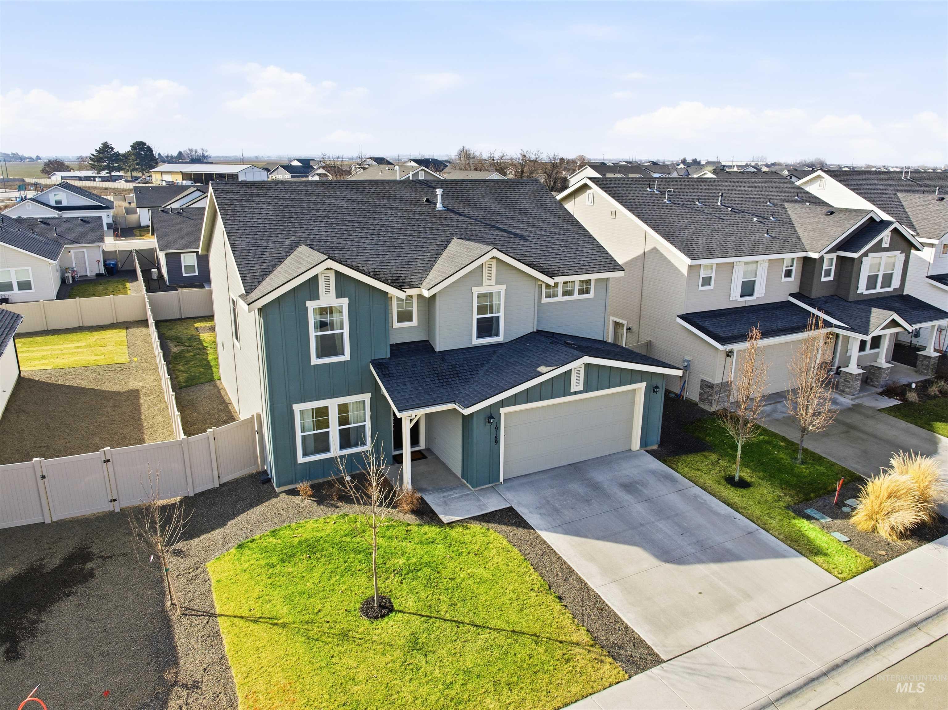 19189 Smith Fork Way, Caldwell, Idaho 83605, 3 Bedrooms, 2.5 Bathrooms, Residential For Sale, Price $449,990, 98974175