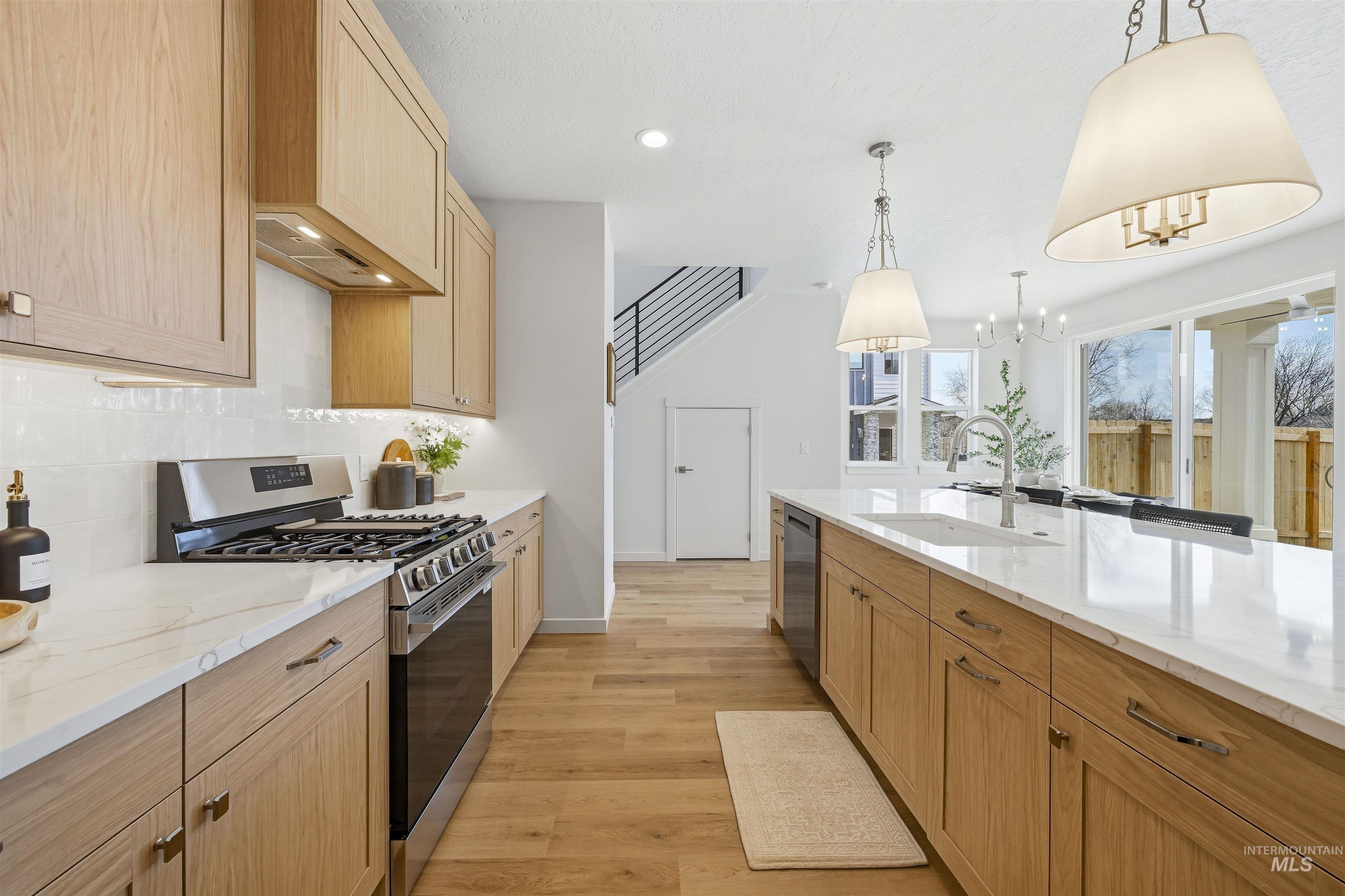 9625 W Kate Dr, Boise, Idaho 83714, 3 Bedrooms, 2.5 Bathrooms, Residential For Sale, Price $549,900,MLS 98974176