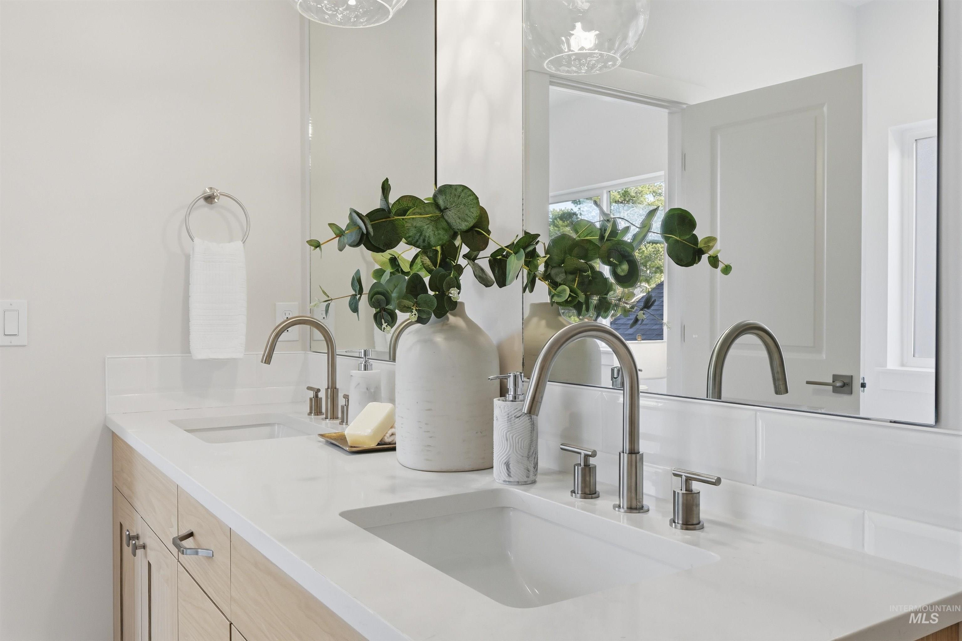 9625 W Kate Dr, Boise, Idaho 83714, 3 Bedrooms, 2.5 Bathrooms, Residential For Sale, Price $549,900,MLS 98974176