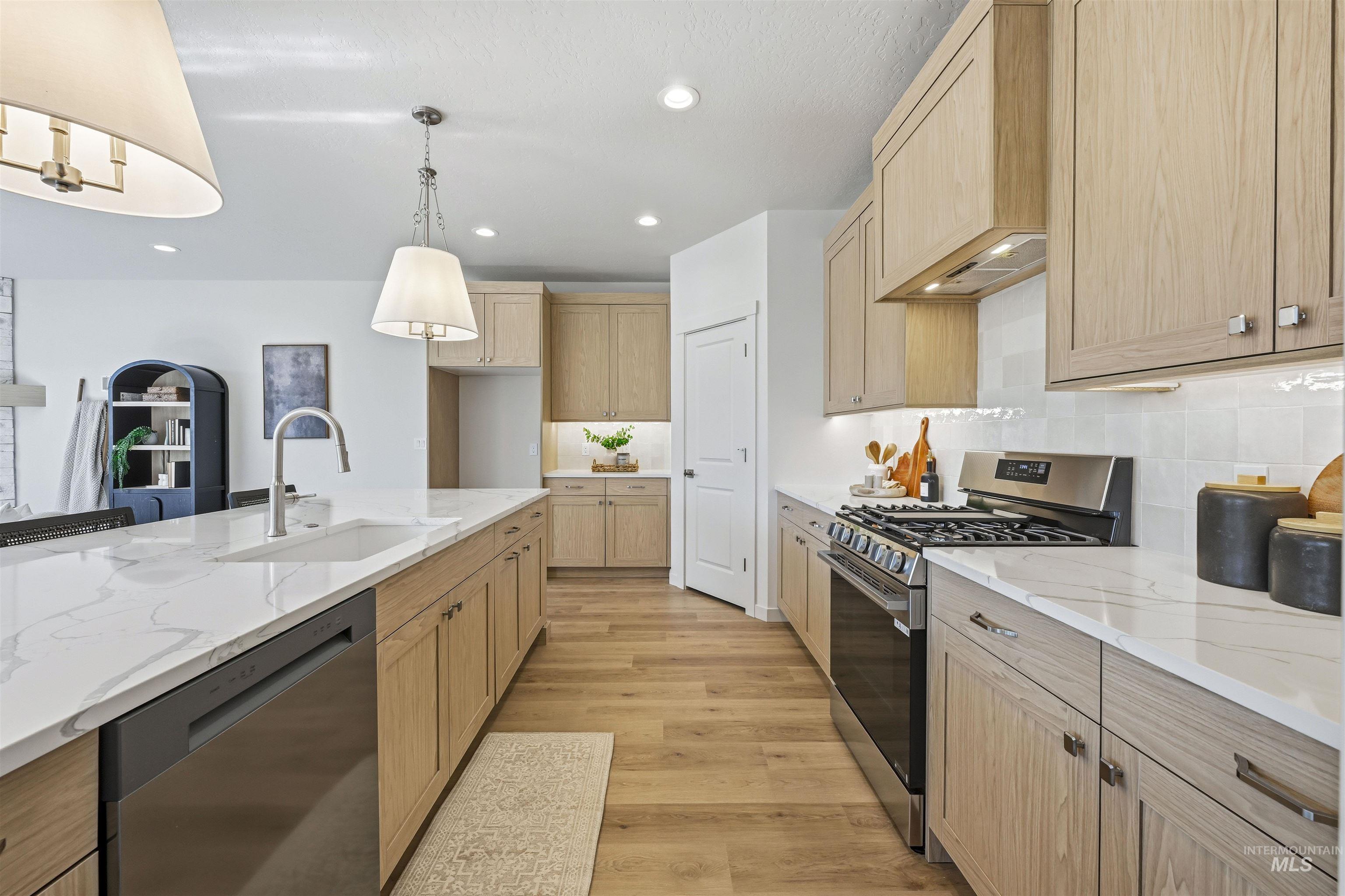 9625 W Kate Dr, Boise, Idaho 83714, 3 Bedrooms, 2.5 Bathrooms, Residential For Sale, Price $549,900,MLS 98974176