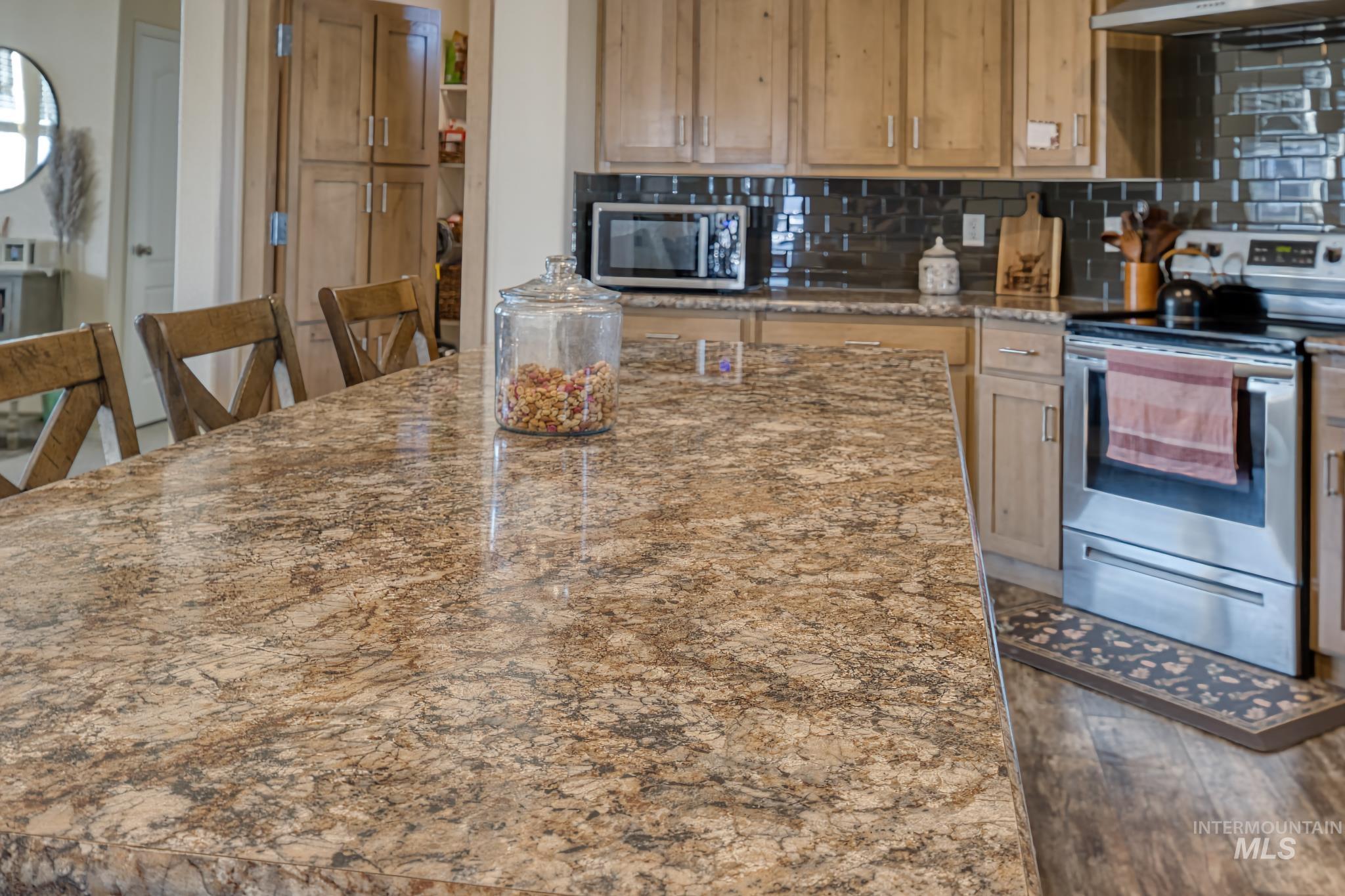 4815 SE 2nd Ave, New Plymouth, Idaho 83655, 3 Bedrooms, 2 Bathrooms, Residential For Sale, Price $750,000,MLS 98974177