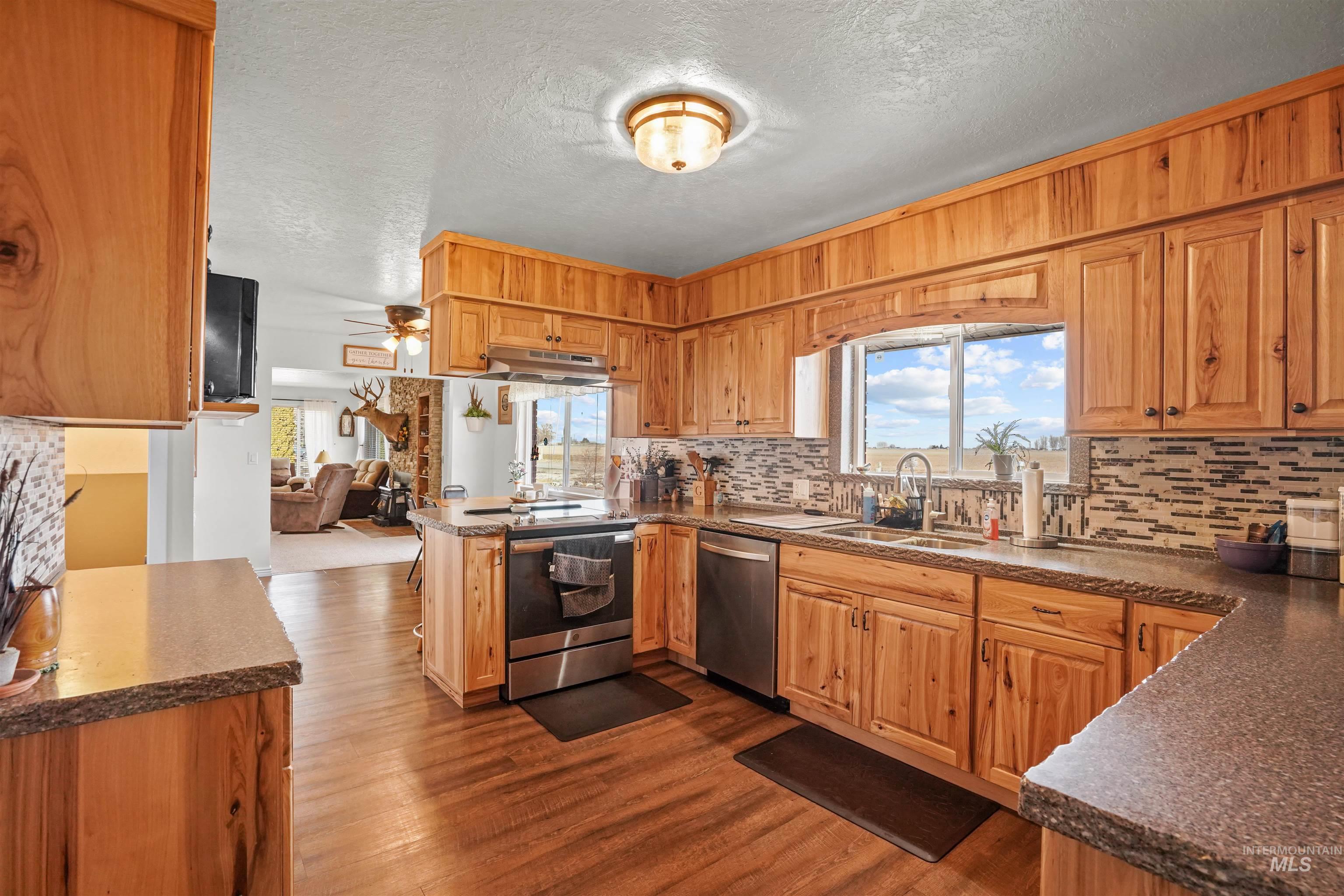 91 S 850 W, Paul, Idaho 83347, 5 Bedrooms, 2.5 Bathrooms, Residential For Sale, Price $500,000,MLS 98974178