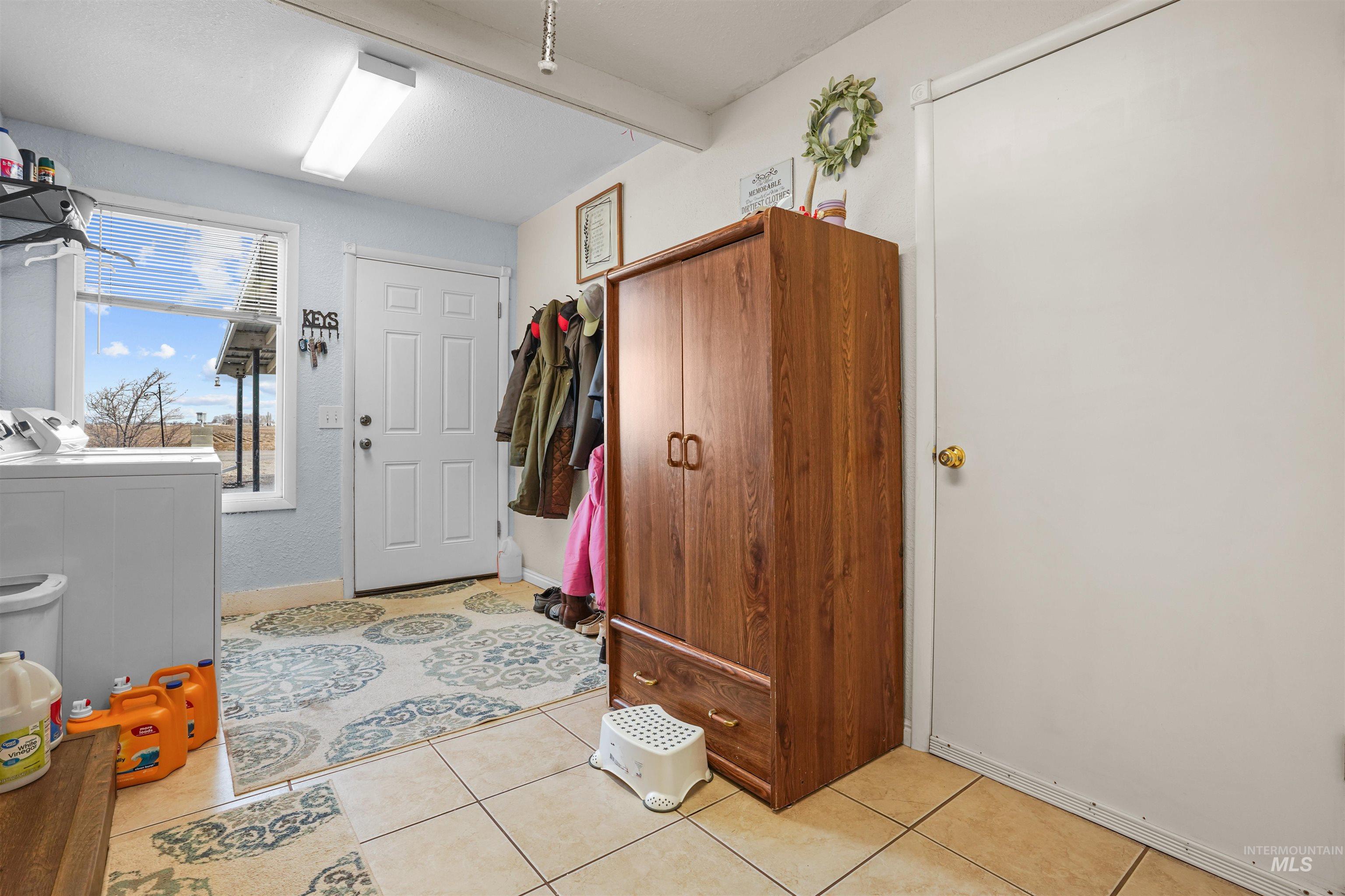 91 S 850 W, Paul, Idaho 83347, 5 Bedrooms, 2.5 Bathrooms, Residential For Sale, Price $500,000,MLS 98974178