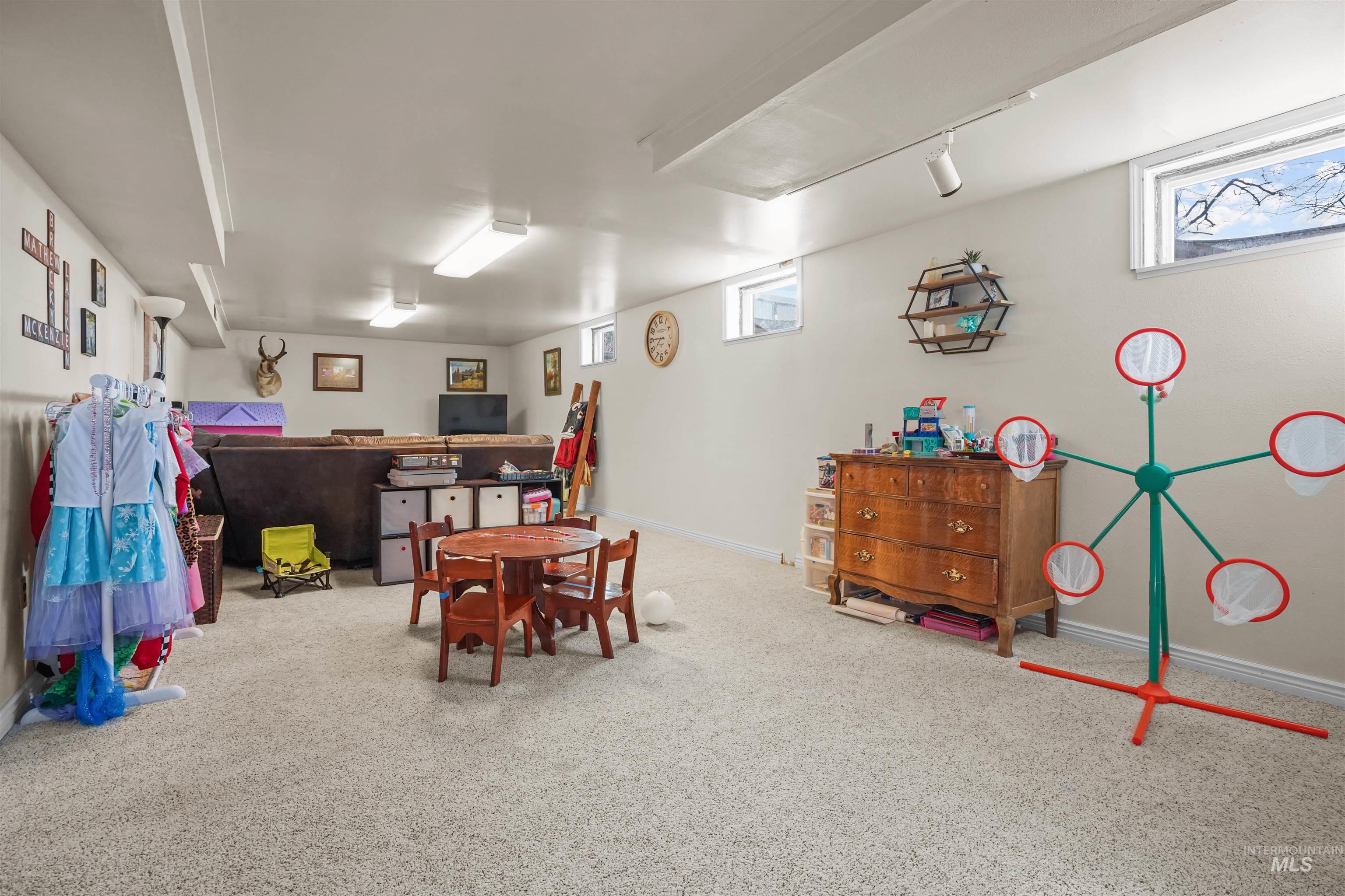 91 S 850 W, Paul, Idaho 83347, 5 Bedrooms, 2.5 Bathrooms, Residential For Sale, Price $500,000,MLS 98974178