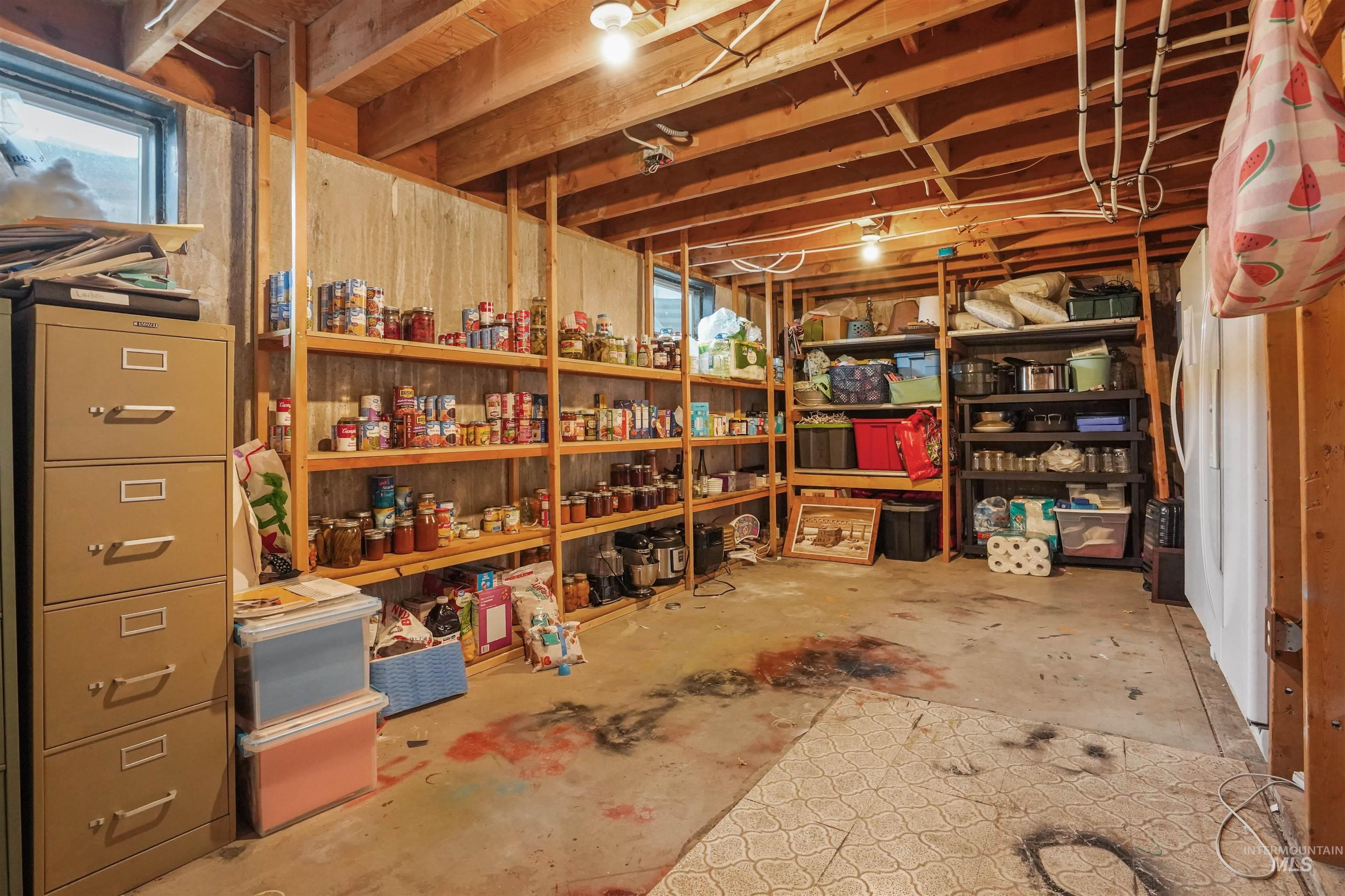 91 S 850 W, Paul, Idaho 83347, 5 Bedrooms, 2.5 Bathrooms, Residential For Sale, Price $500,000,MLS 98974178