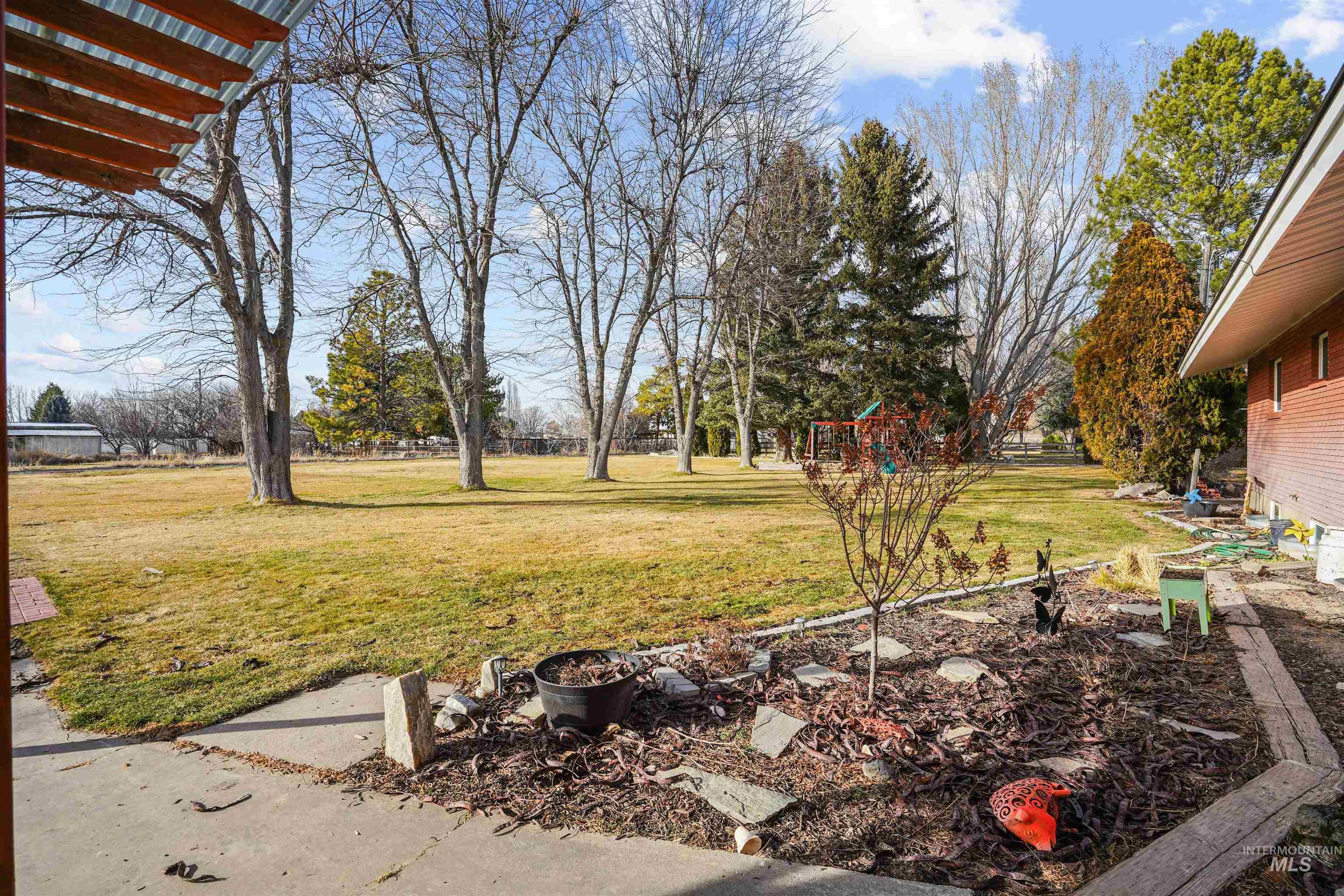 91 S 850 W, Paul, Idaho 83347, 5 Bedrooms, 2.5 Bathrooms, Residential For Sale, Price $500,000,MLS 98974178