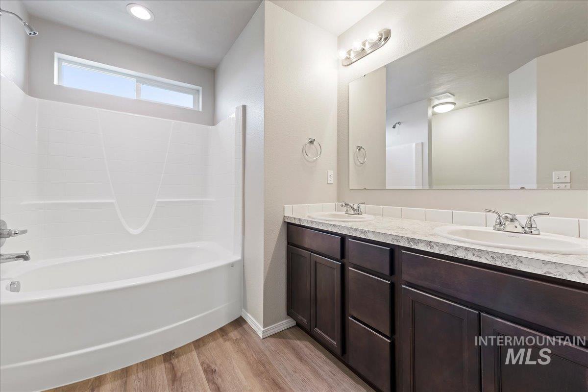 3053 N Saratov Way, Kuna, Idaho 83634-4856, 4 Bedrooms, 2.5 Bathrooms, Residential For Sale, Price $419,990,MLS 98974179