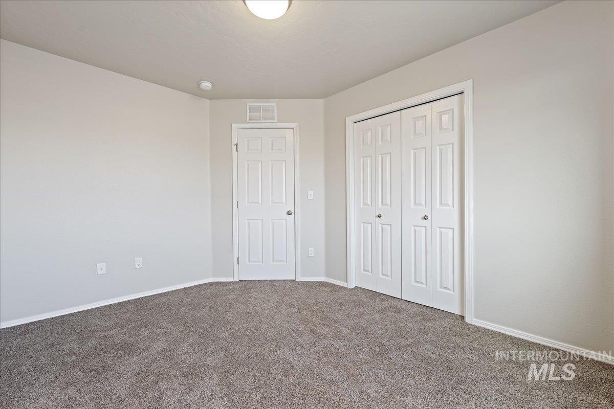 3053 N Saratov Way, Kuna, Idaho 83634-4856, 4 Bedrooms, 2.5 Bathrooms, Residential For Sale, Price $419,990,MLS 98974179