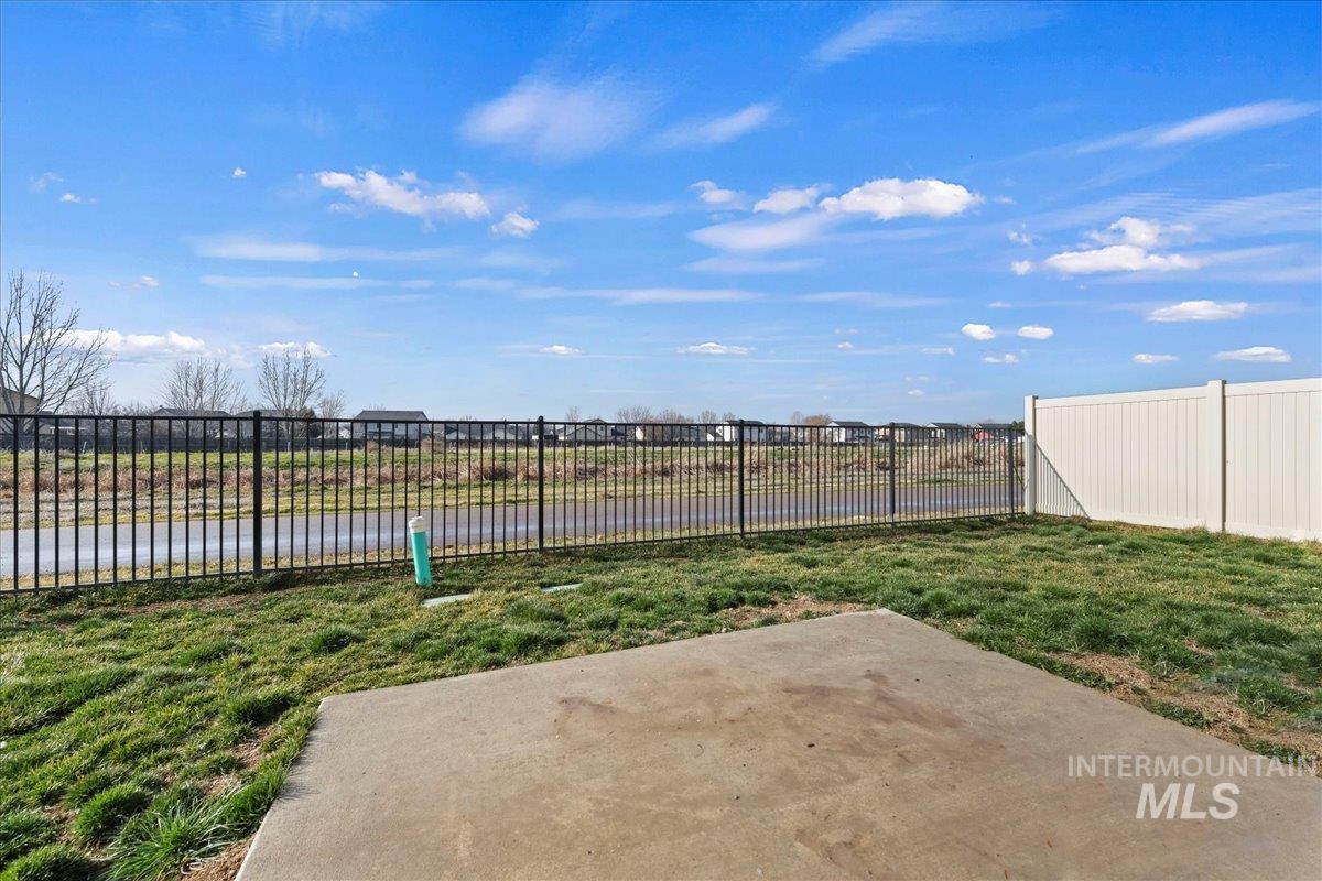 3053 N Saratov Way, Kuna, Idaho 83634-4856, 4 Bedrooms, 2.5 Bathrooms, Residential For Sale, Price $419,990,MLS 98974179