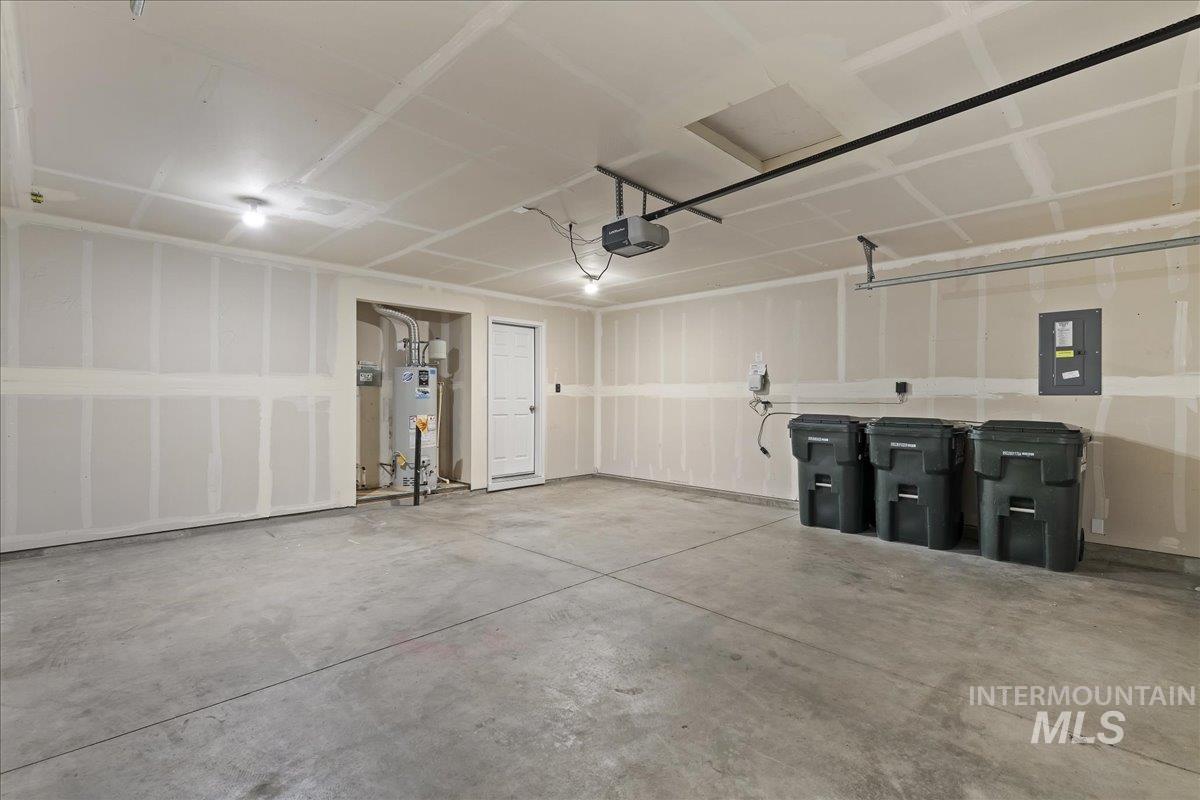 3053 N Saratov Way, Kuna, Idaho 83634-4856, 4 Bedrooms, 2.5 Bathrooms, Residential For Sale, Price $419,990,MLS 98974179