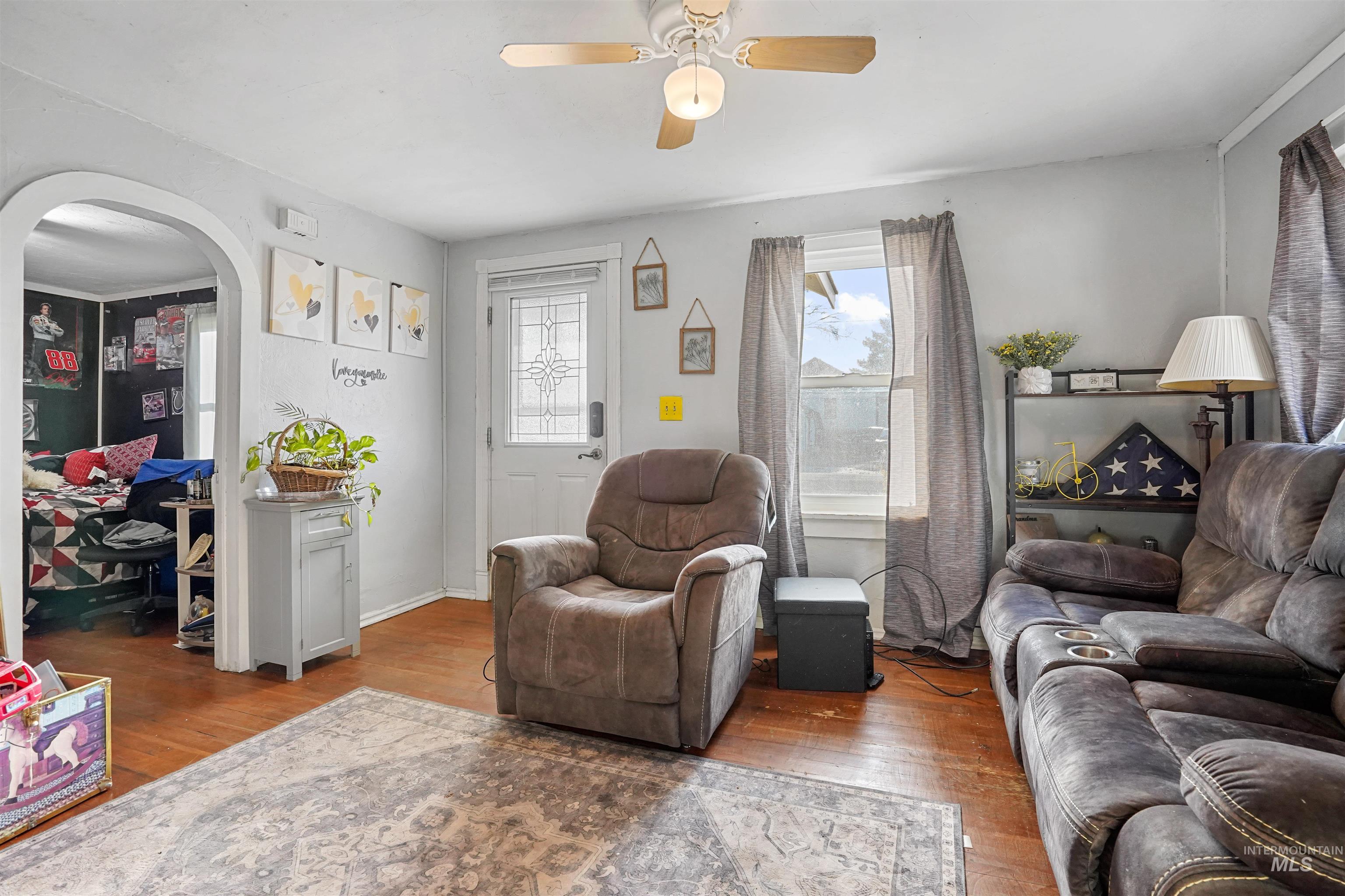 300 14th Ave N, Buhl, Idaho 83316, 1 Bedroom, 1 Bathroom, Residential For Sale, Price $180,000,MLS 98974180