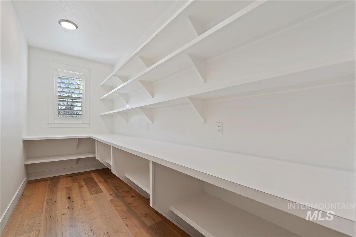 1695 N Black Forest Way, Eagle, Idaho 83616, 4 Bedrooms, 3.5 Bathrooms, Residential For Sale, Price $1,050,000,MLS 98974181