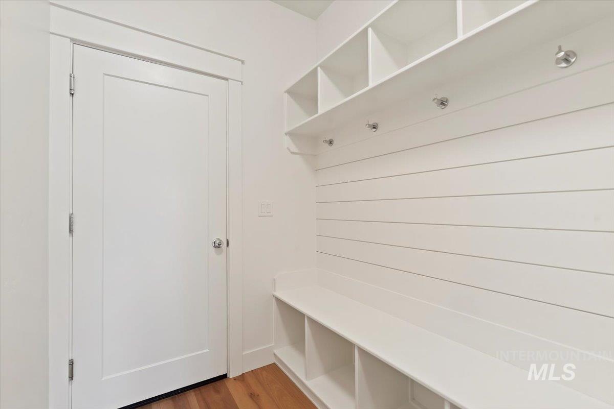 1695 N Black Forest Way, Eagle, Idaho 83616, 4 Bedrooms, 3.5 Bathrooms, Residential For Sale, Price $1,050,000,MLS 98974181