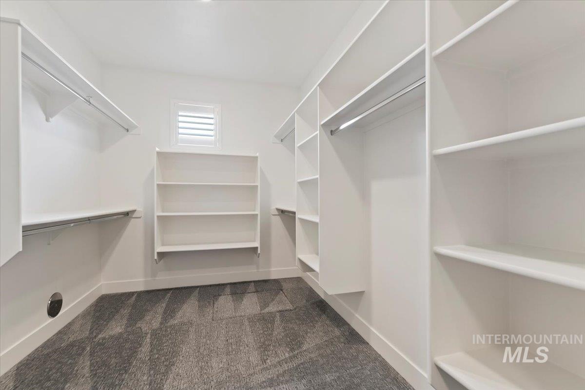 1695 N Black Forest Way, Eagle, Idaho 83616, 4 Bedrooms, 3.5 Bathrooms, Residential For Sale, Price $1,050,000,MLS 98974181