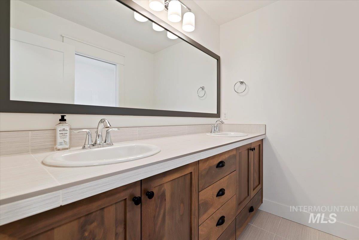 1695 N Black Forest Way, Eagle, Idaho 83616, 4 Bedrooms, 3.5 Bathrooms, Residential For Sale, Price $1,050,000,MLS 98974181