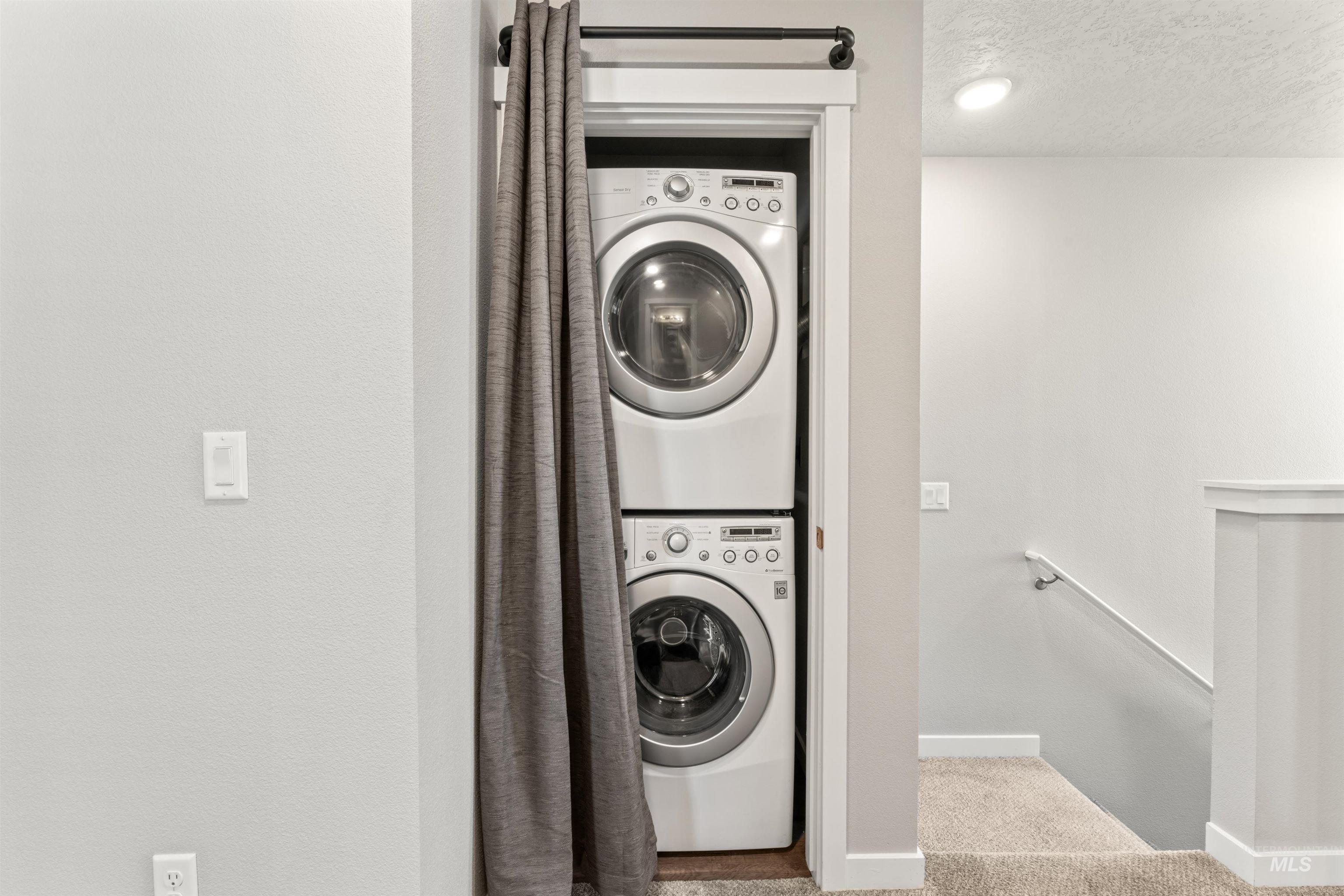 10711 W W Brownstone Ln, Boise, Idaho 83709, 3 Bedrooms, 2.5 Bathrooms, Residential For Sale, Price $350,000,MLS 98974184