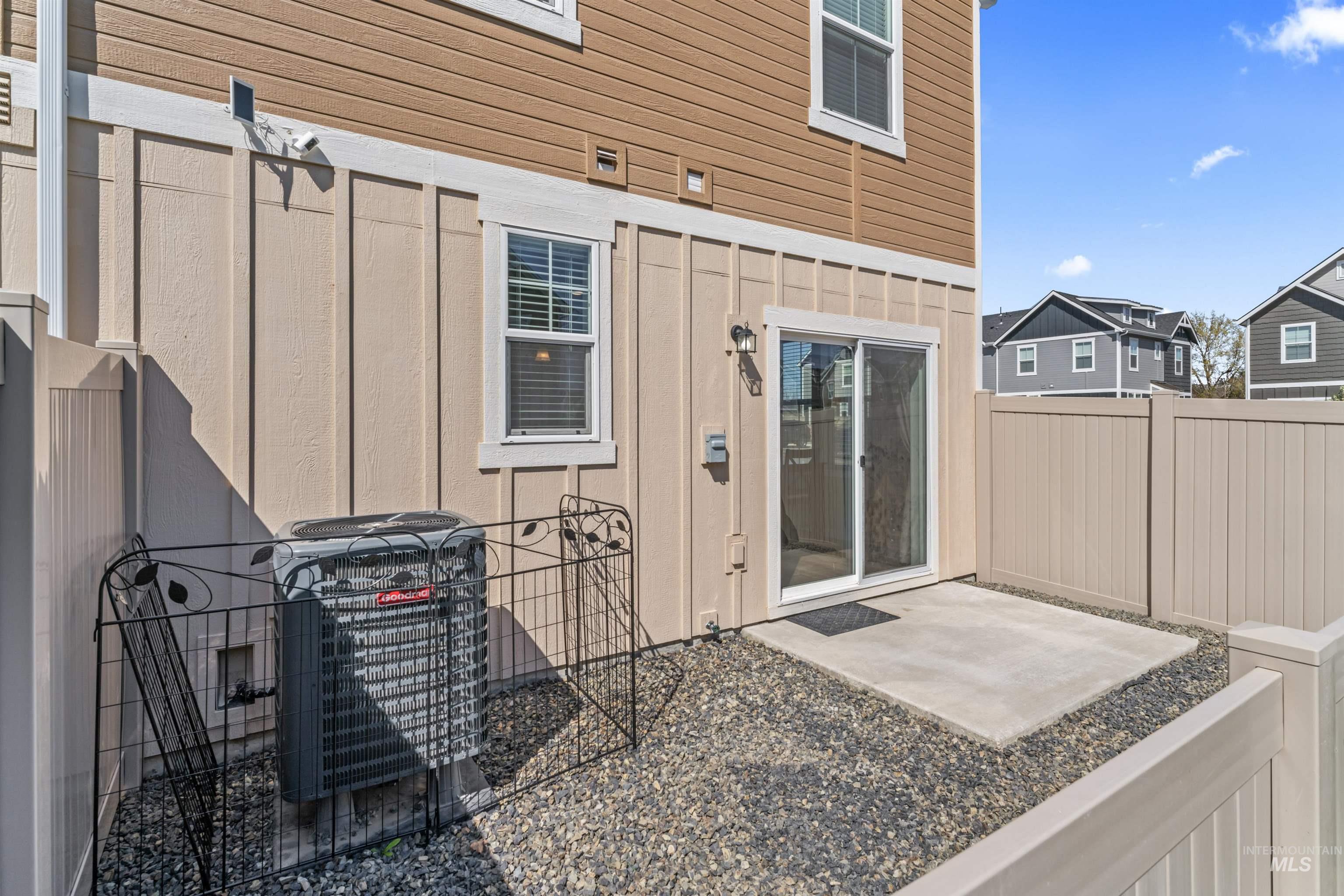 10711 W W Brownstone Ln, Boise, Idaho 83709, 3 Bedrooms, 2.5 Bathrooms, Residential For Sale, Price $350,000,MLS 98974184