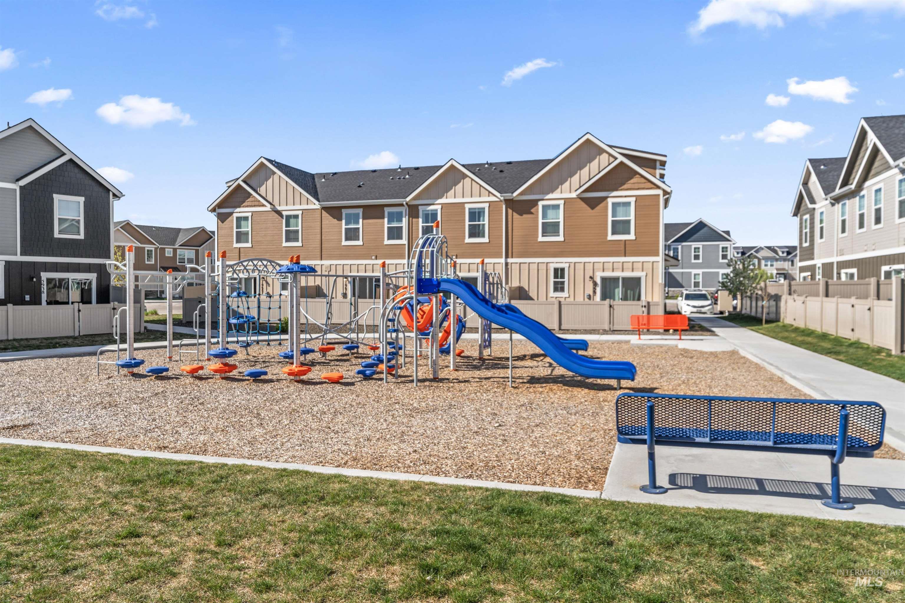 10711 W W Brownstone Ln, Boise, Idaho 83709, 3 Bedrooms, 2.5 Bathrooms, Residential For Sale, Price $350,000,MLS 98974184