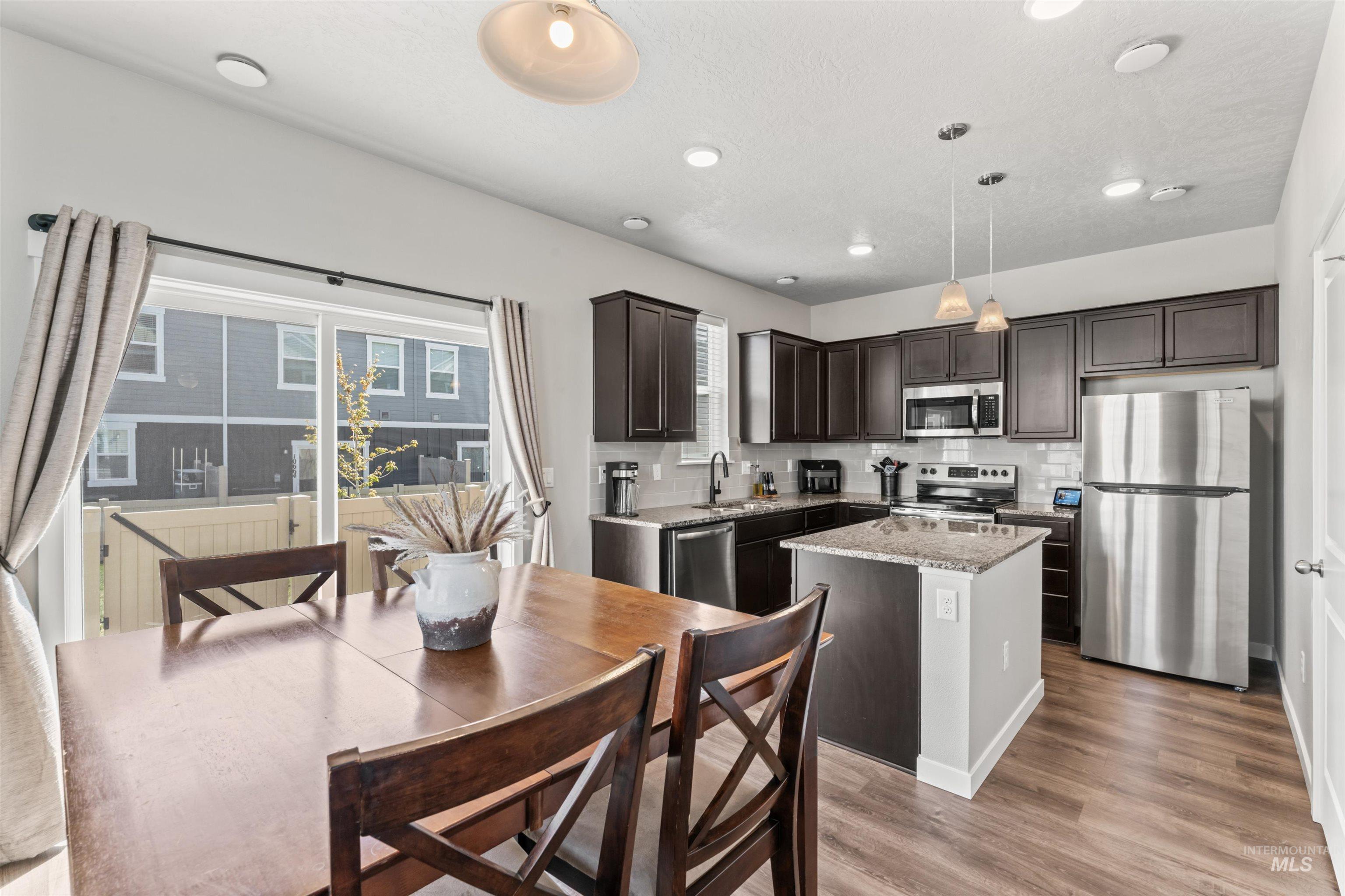 10711 W W Brownstone Ln, Boise, Idaho 83709, 3 Bedrooms, 2.5 Bathrooms, Residential For Sale, Price $350,000,MLS 98974184