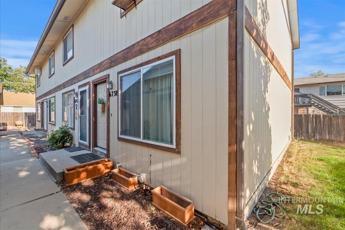 6738 W Westwood Ln, Boise, Idaho 83704, 2 Bedrooms, 1 Bathroom, Residential For Sale, Price $275,000,MLS 98974186
