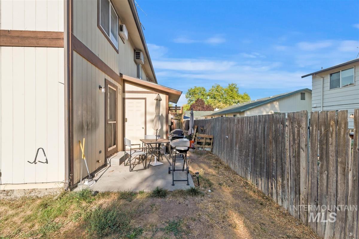 6738 W Westwood Ln, Boise, Idaho 83704, 2 Bedrooms, 1 Bathroom, Residential For Sale, Price $275,000,MLS 98974186