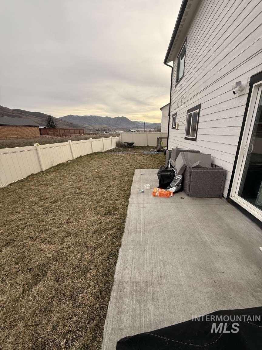 159 Dovetail Dr, Horseshoe Bend, Idaho 83629, 4 Bedrooms, 2.5 Bathrooms, Residential For Sale, Price $420,000,MLS 98974189