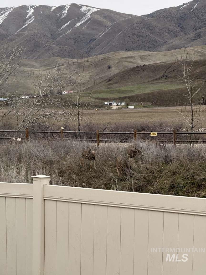 159 Dovetail Dr, Horseshoe Bend, Idaho 83629, 4 Bedrooms, 2.5 Bathrooms, Residential For Sale, Price $413,000, 98974189