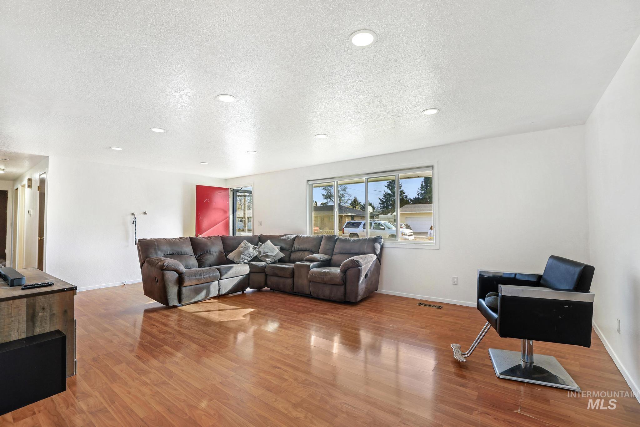 440 Washington St., Kimberly, Idaho 83341, 3 Bedrooms, 1.5 Bathrooms, Residential For Sale, Price $299,000,MLS 98974190