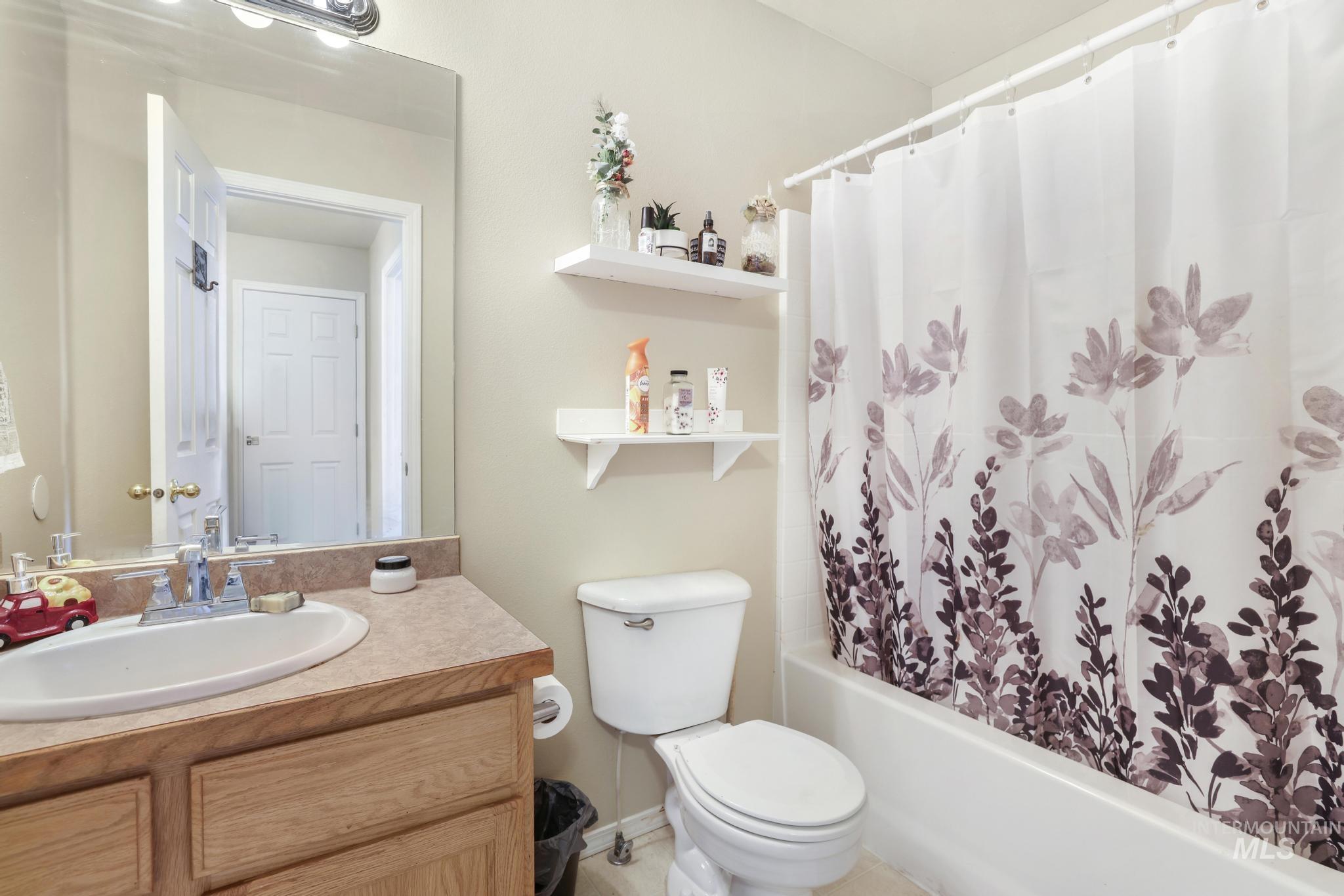 1308 Park Meadows Dr, Twin Falls, Idaho 83301-3279, 3 Bedrooms, 2 Bathrooms, Residential For Sale, Price $375,000,MLS 98974192