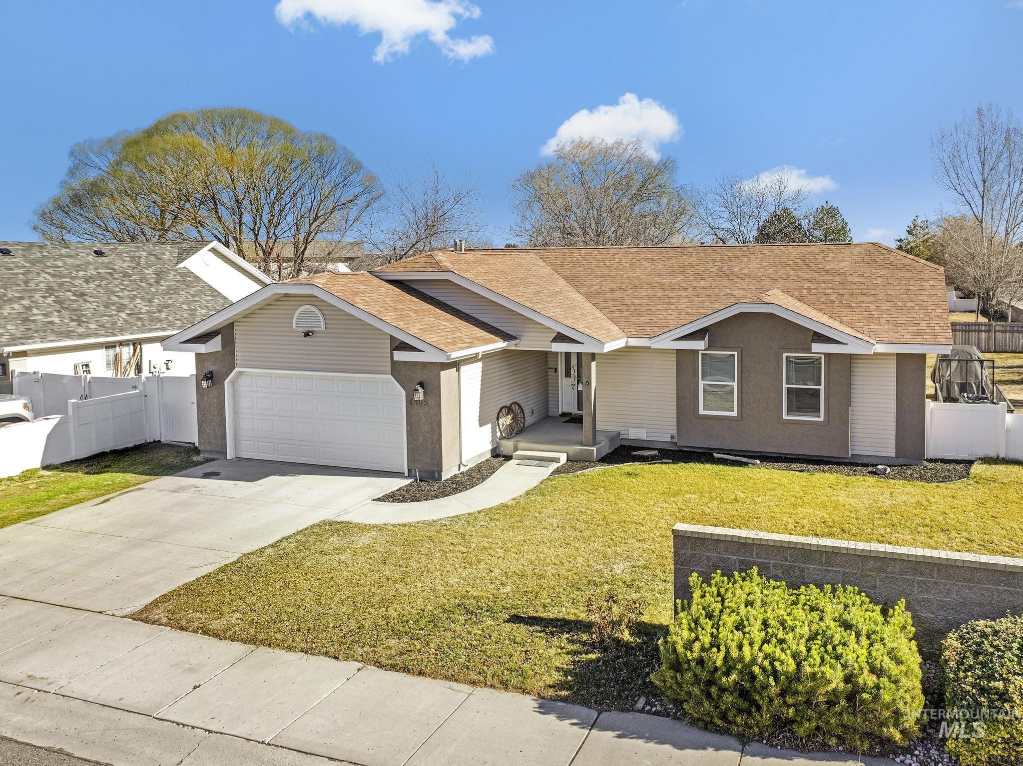 1308 Park Meadows Dr, Twin Falls, Idaho 83301-3279, 3 Bedrooms, 2 Bathrooms, Residential For Sale, Price $375,000,MLS 98974192