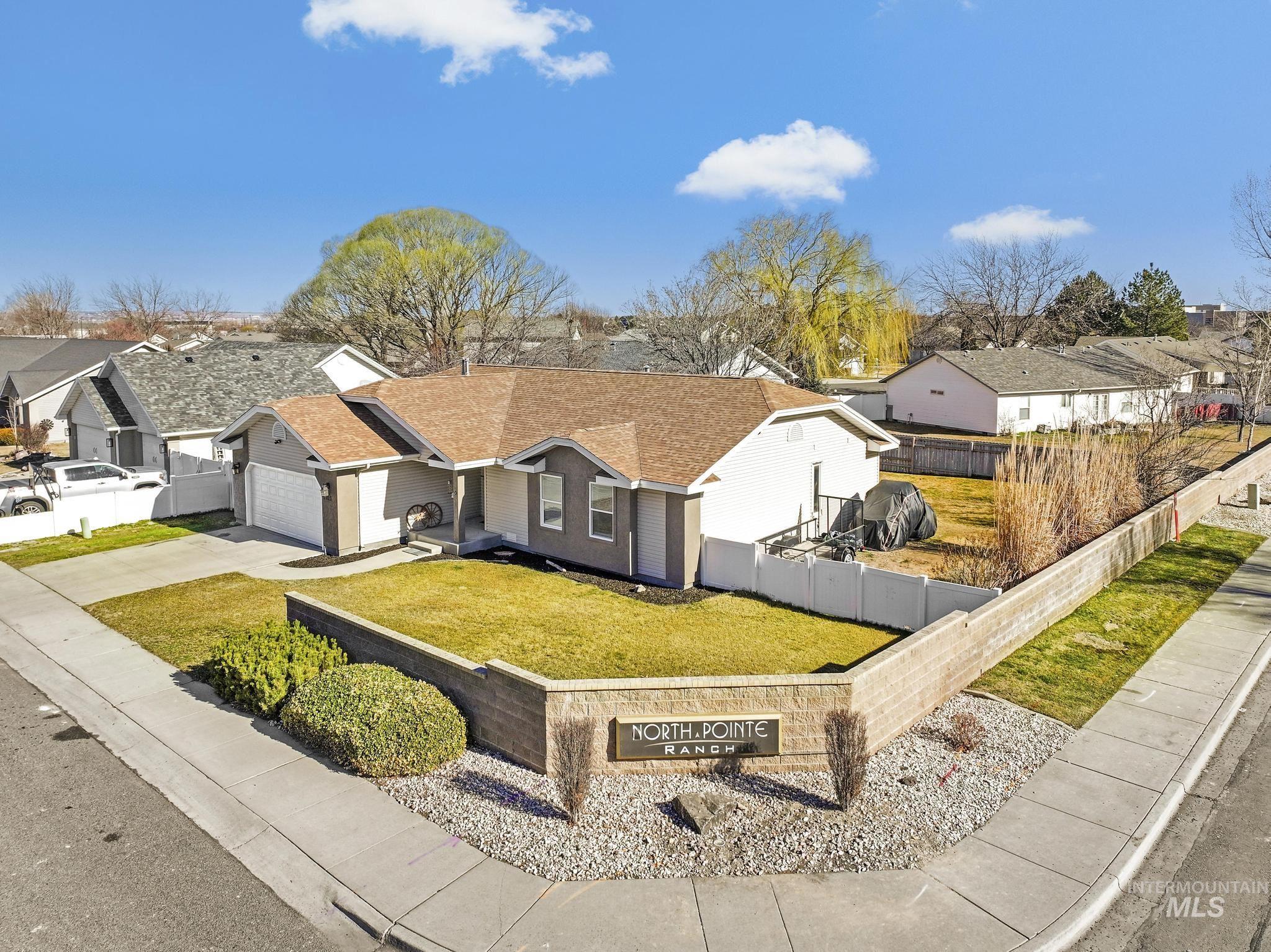 1308 Park Meadows Dr, Twin Falls, Idaho 83301-3279, 3 Bedrooms, 2 Bathrooms, Residential For Sale, Price $375,000,MLS 98974192