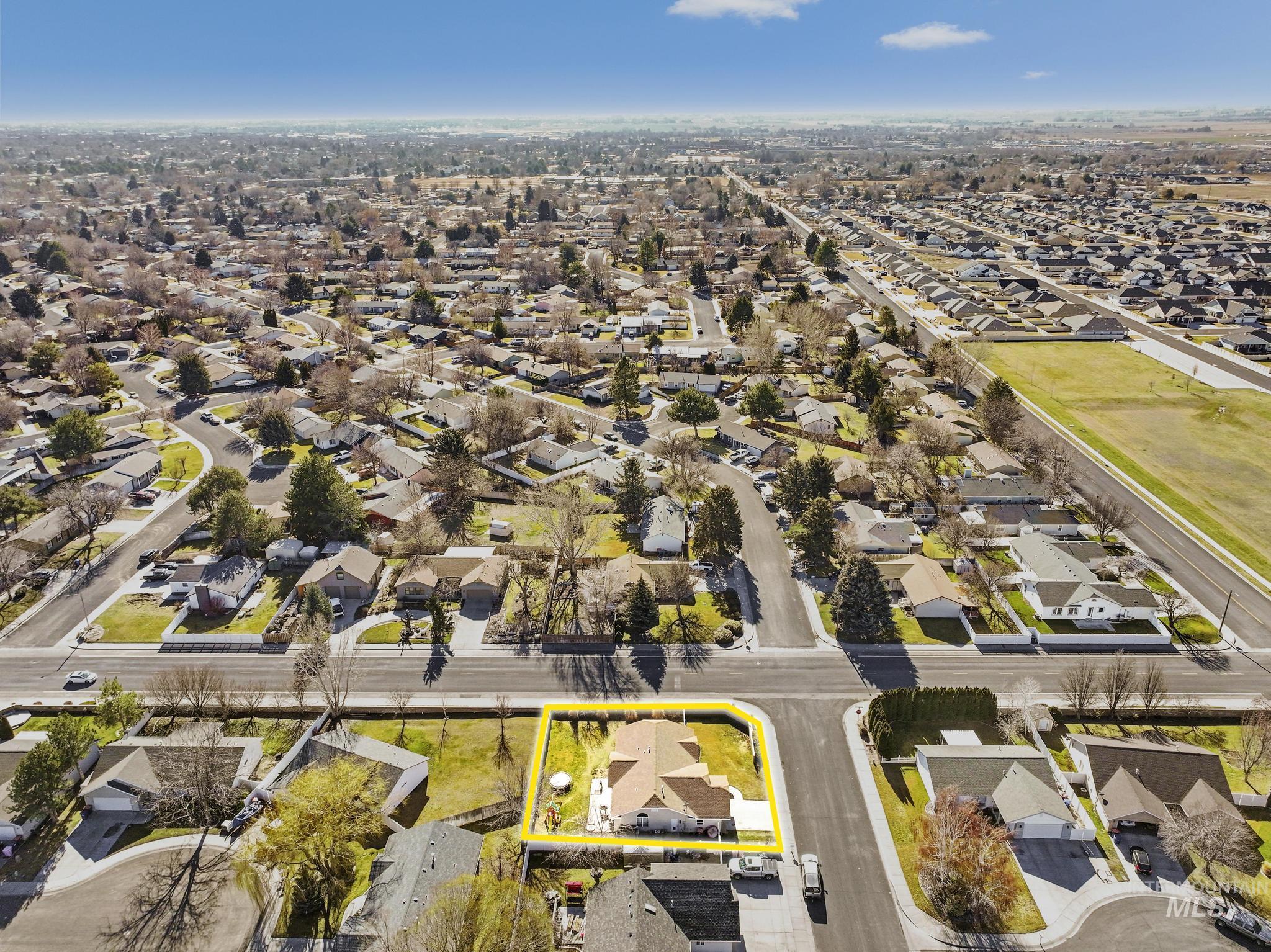 1308 Park Meadows Dr, Twin Falls, Idaho 83301-3279, 3 Bedrooms, 2 Bathrooms, Residential For Sale, Price $375,000,MLS 98974192