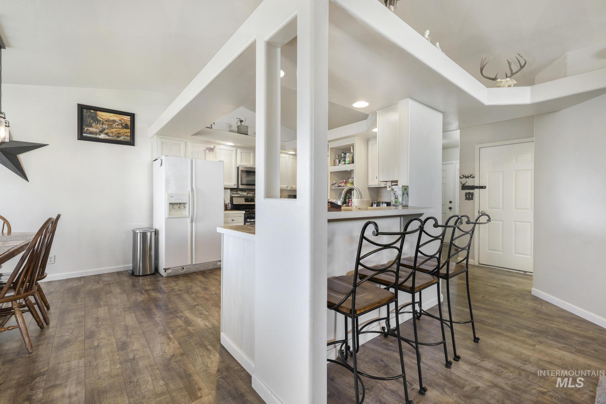 1308 Park Meadows Dr, Twin Falls, Idaho 83301-3279, 3 Bedrooms, 2 Bathrooms, Residential For Sale, Price $375,000,MLS 98974192