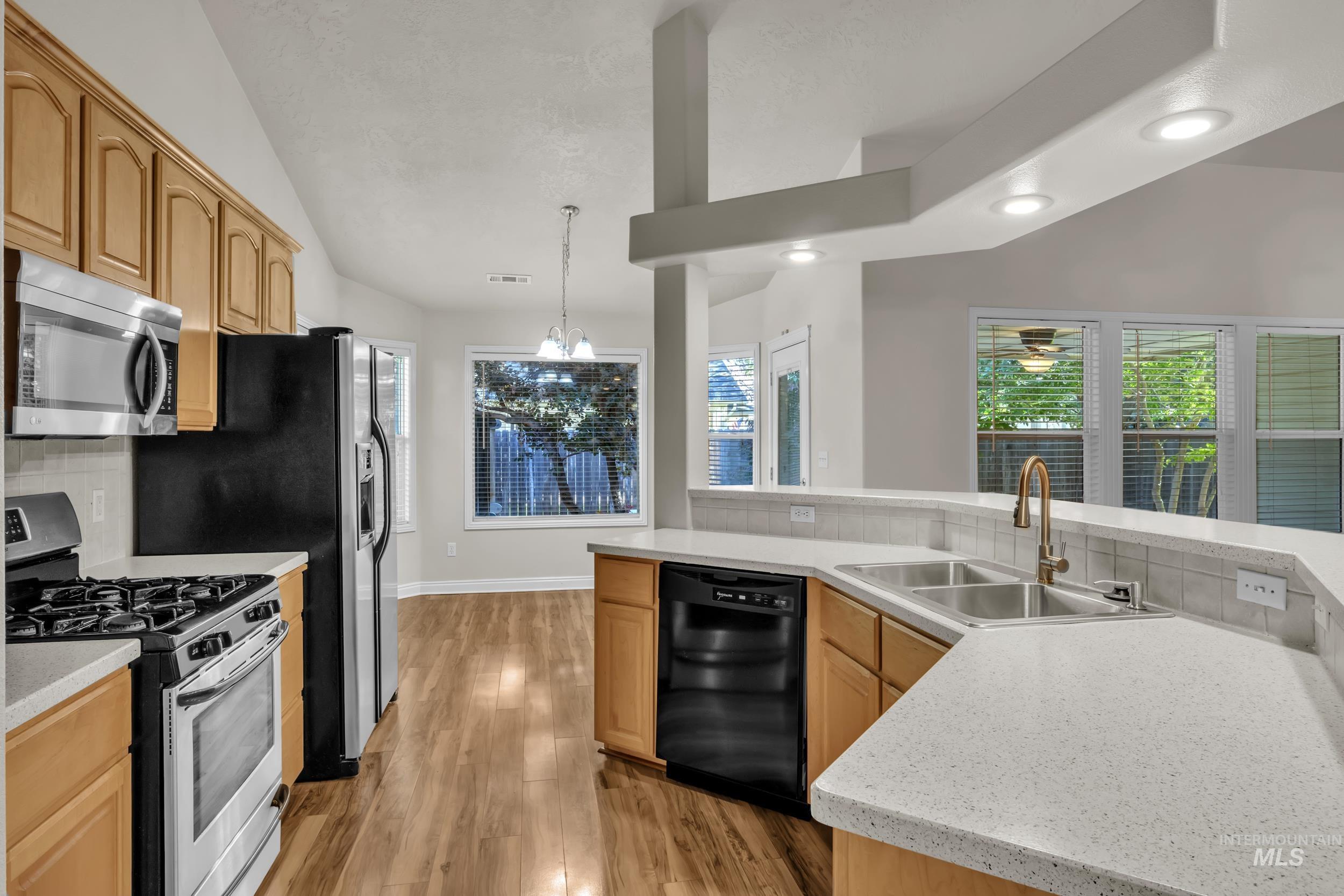 3886 N Price Way, Meridian, Idaho 83646, 3 Bedrooms, 2 Bathrooms, Residential For Sale, Price $515,000,MLS 98974193