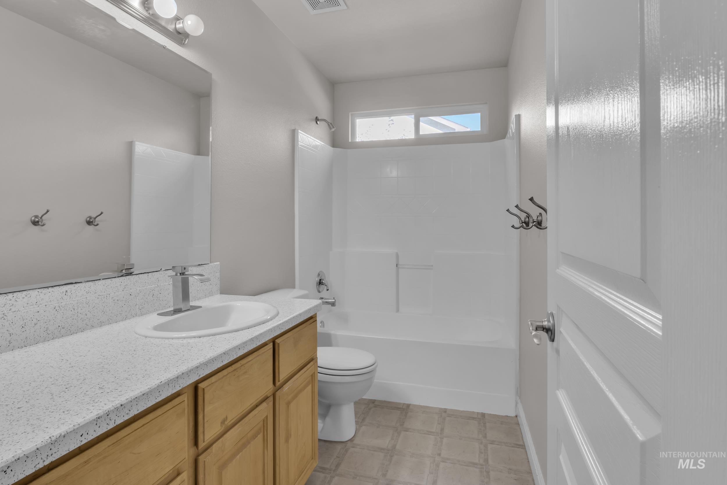 3886 N Price Way, Meridian, Idaho 83646, 3 Bedrooms, 2 Bathrooms, Residential For Sale, Price $515,000,MLS 98974193