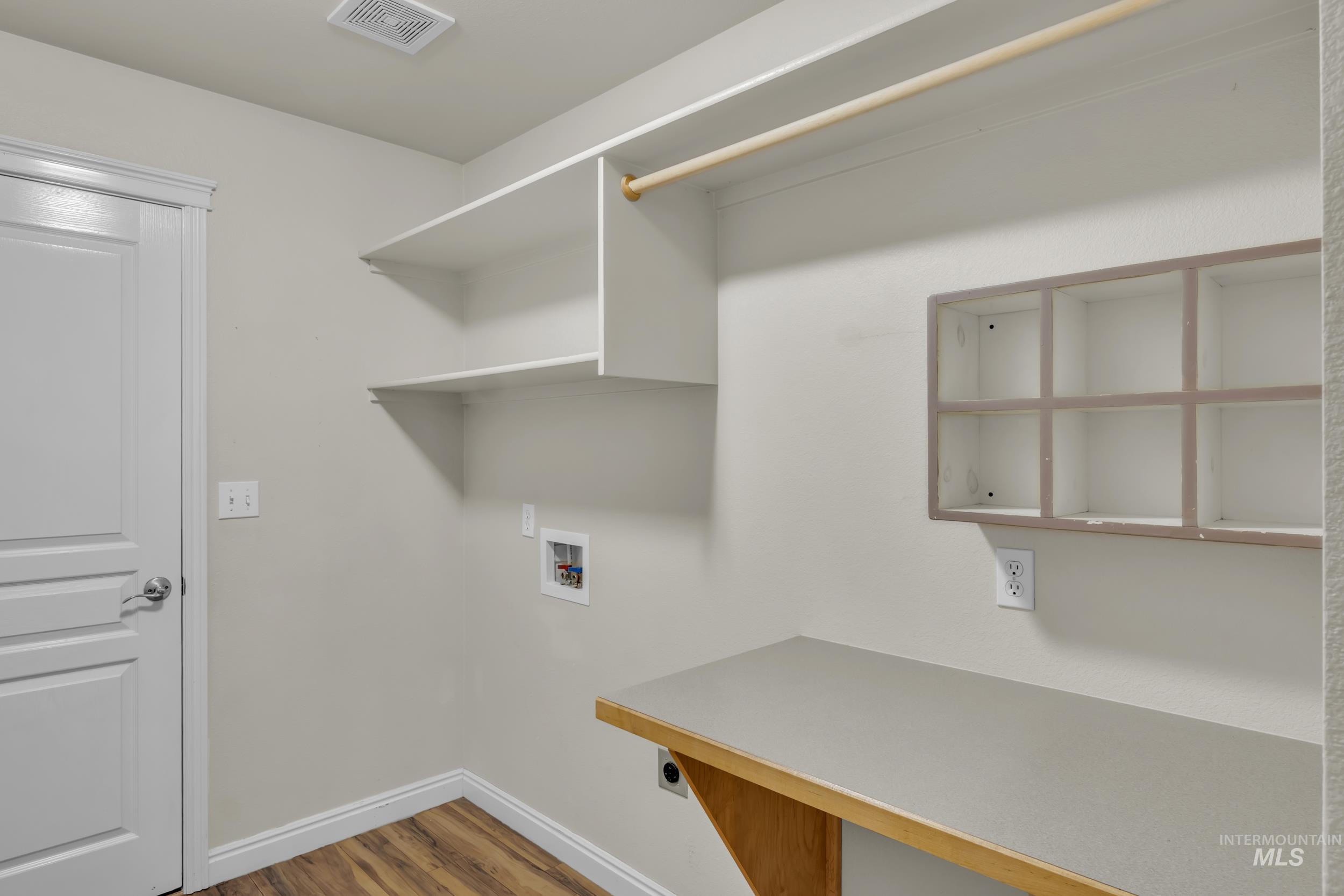 3886 N Price Way, Meridian, Idaho 83646, 3 Bedrooms, 2 Bathrooms, Residential For Sale, Price $515,000,MLS 98974193