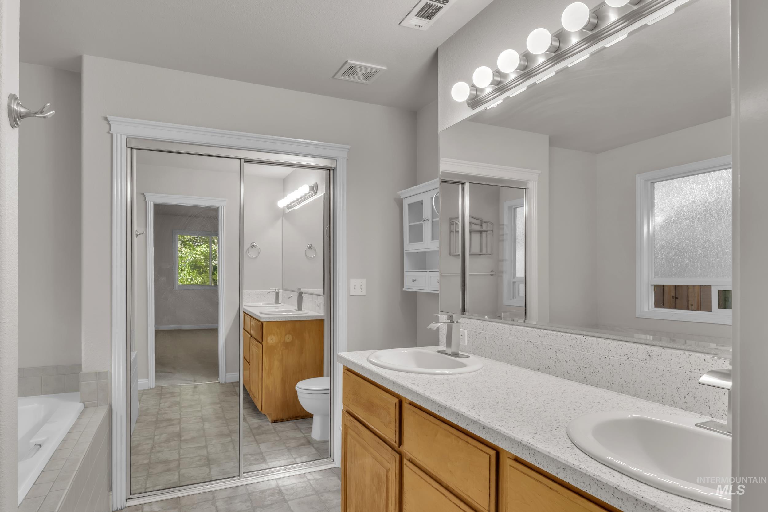 3886 N Price Way, Meridian, Idaho 83646, 3 Bedrooms, 2 Bathrooms, Residential For Sale, Price $515,000,MLS 98974193