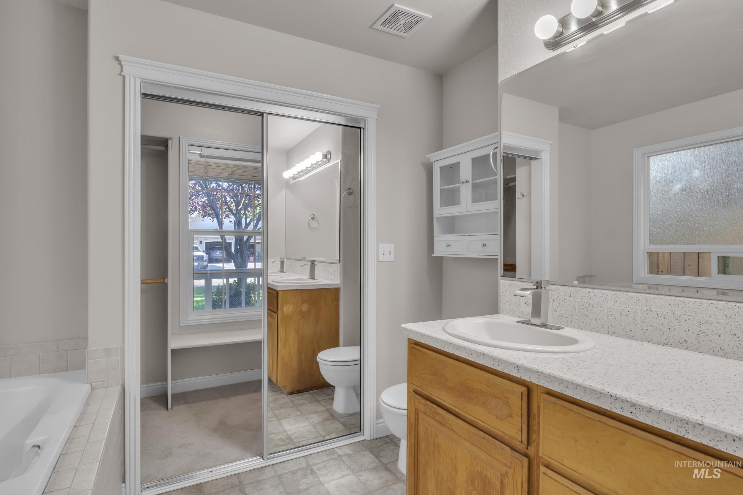 3886 N Price Way, Meridian, Idaho 83646, 3 Bedrooms, 2 Bathrooms, Residential For Sale, Price $515,000,MLS 98974193