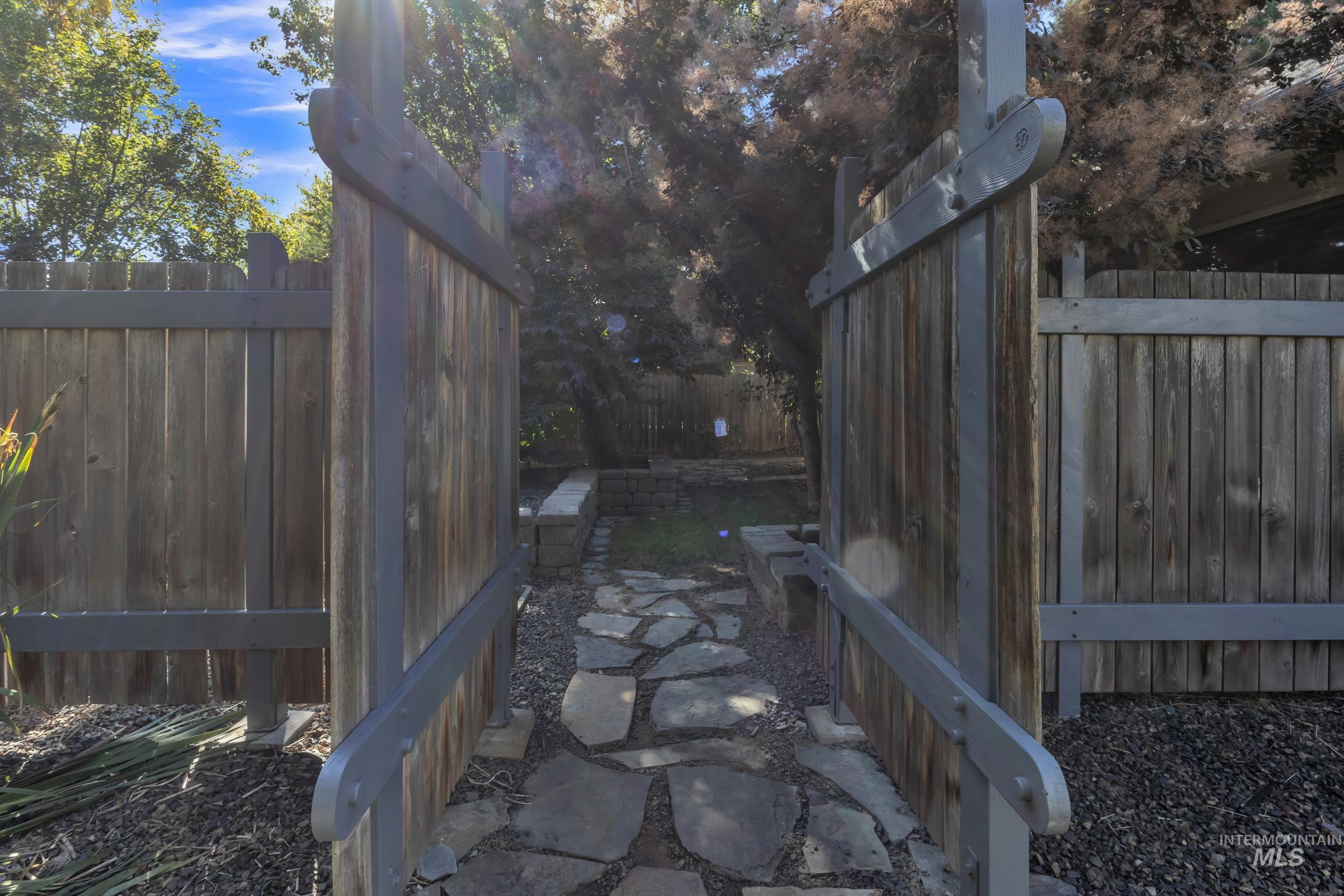 3886 N Price Way, Meridian, Idaho 83646, 3 Bedrooms, 2 Bathrooms, Residential For Sale, Price $515,000,MLS 98974193