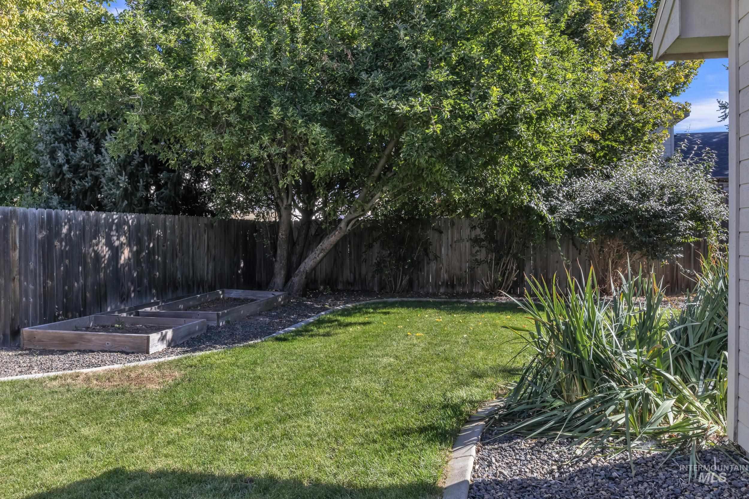 3886 N Price Way, Meridian, Idaho 83646, 3 Bedrooms, 2 Bathrooms, Residential For Sale, Price $515,000,MLS 98974193