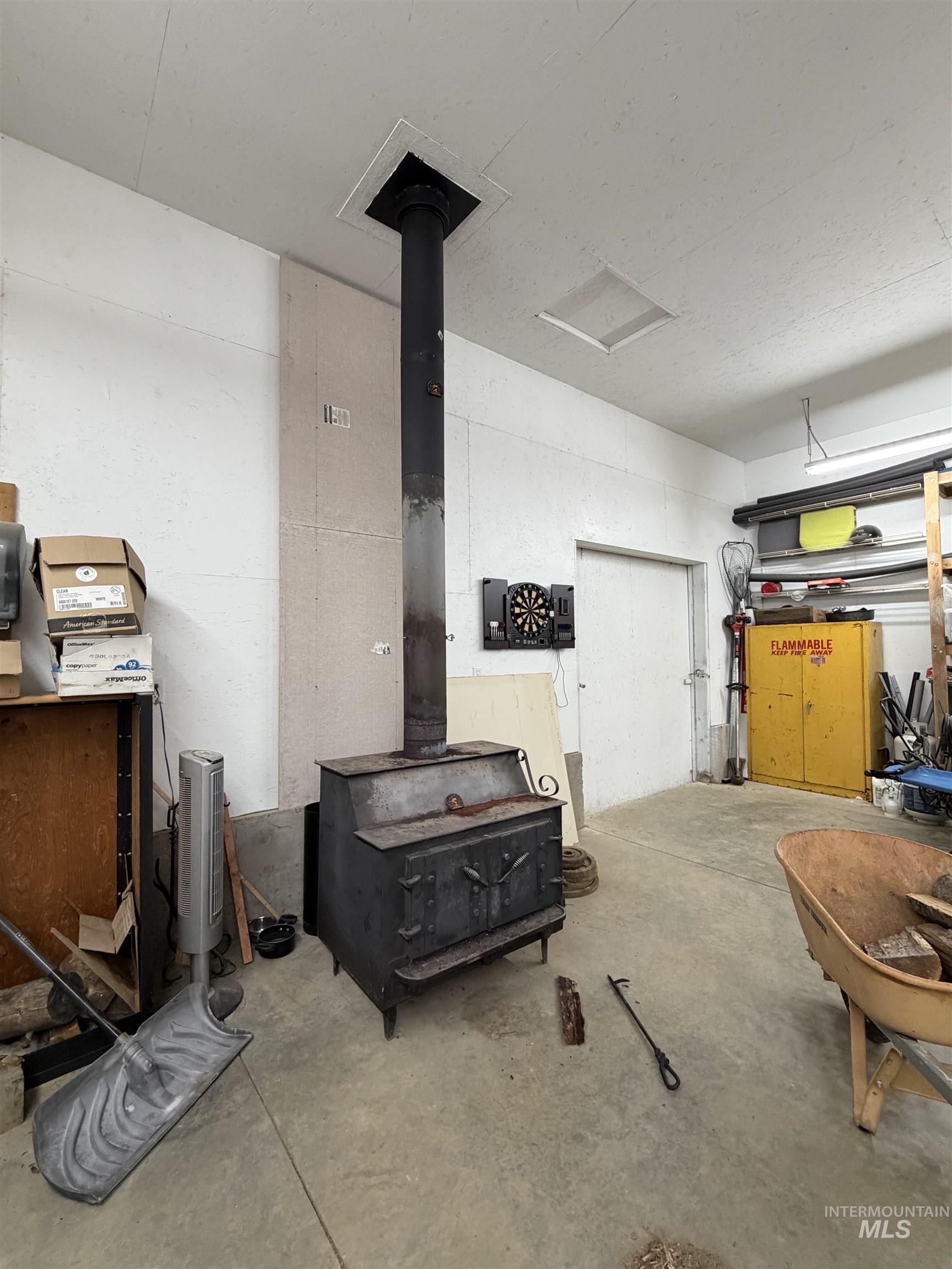 1400 Sweeney Hill Dr, Elk City, Idaho 83525, 3 Bedrooms, 1 Bathroom, Residential For Sale, Price $475,000,MLS 98974195