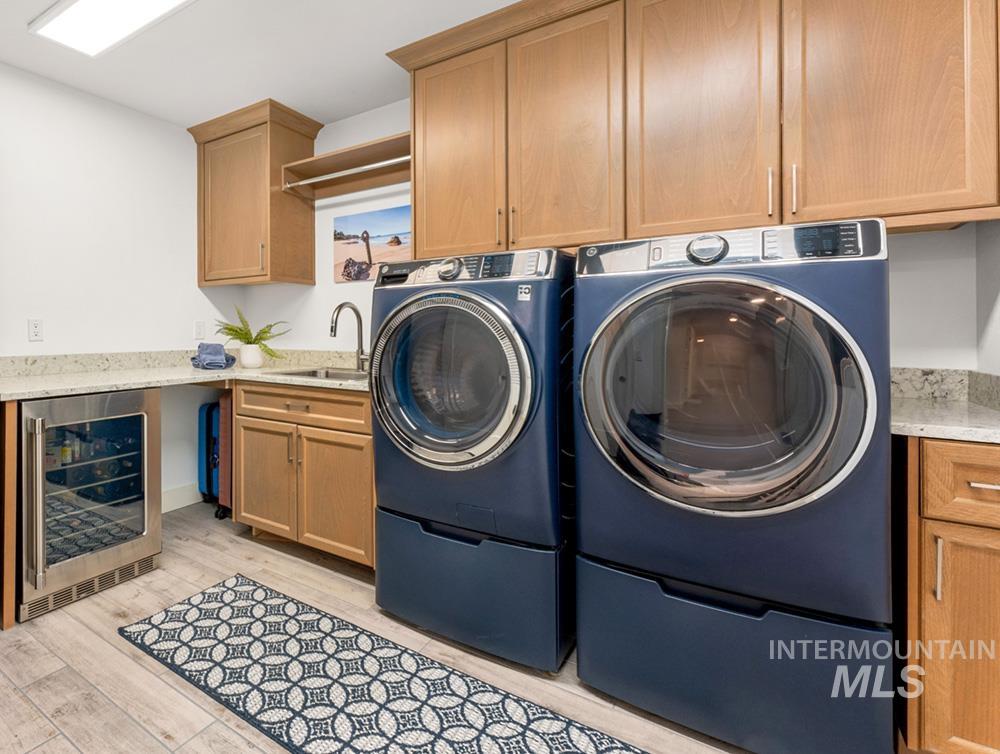 2967 W Crescent Rim Dr, Boise, Idaho 83706, 2 Bedrooms, 2 Bathrooms, Residential For Sale, Price $888,000, 98974196