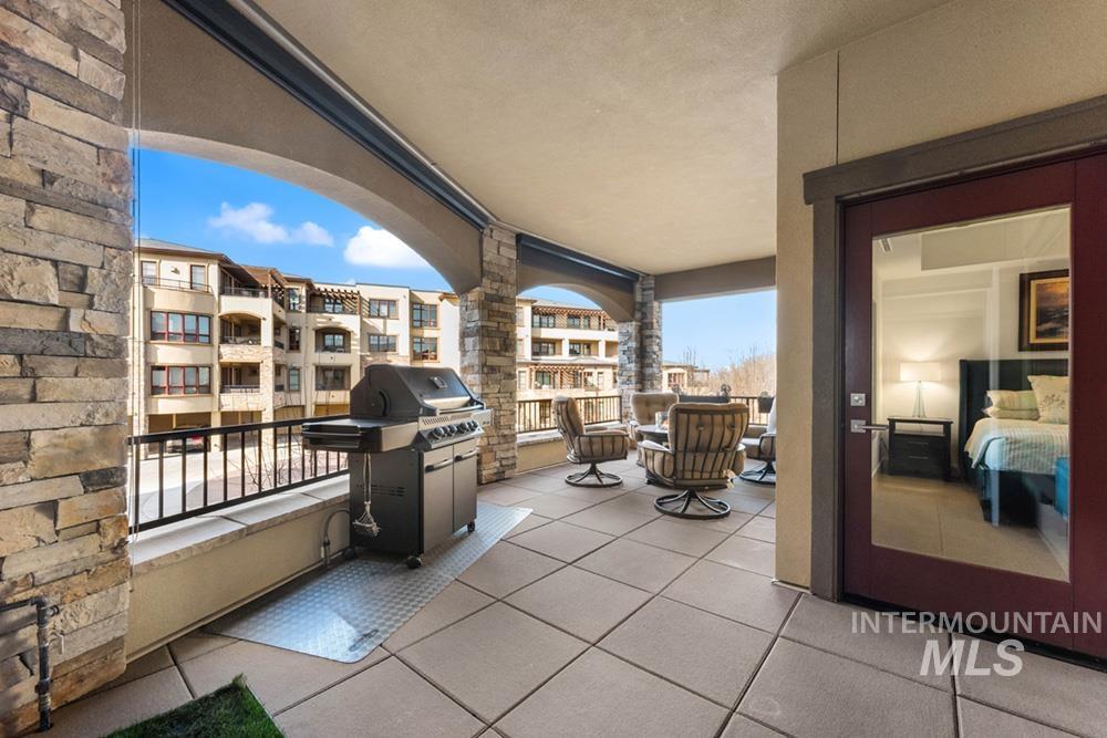 2967 W Crescent Rim Dr, Boise, Idaho 83706, 2 Bedrooms, 2 Bathrooms, Residential For Sale, Price $888,000, 98974196